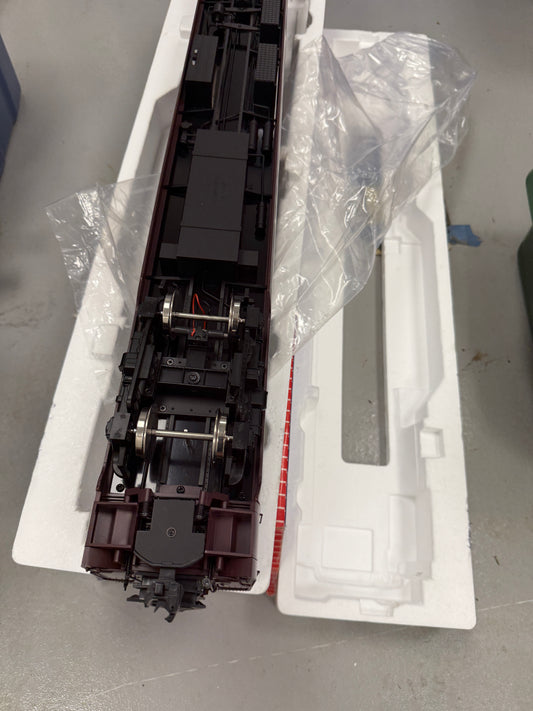USA Trains R31022 Corrugated Aluminum Passenger Car Pennsylvania CoachG scale