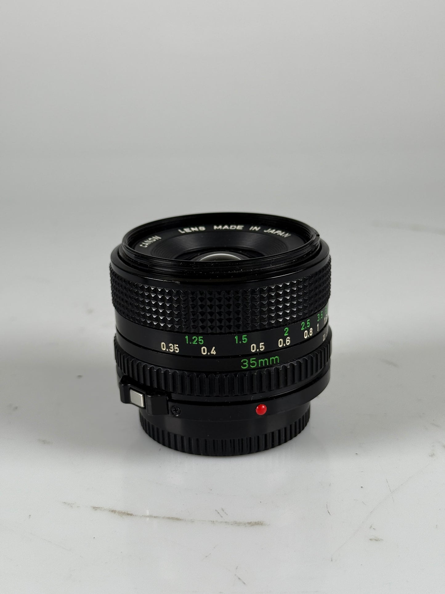 Canon 35mm f2.8 NFD camera lens wide angle