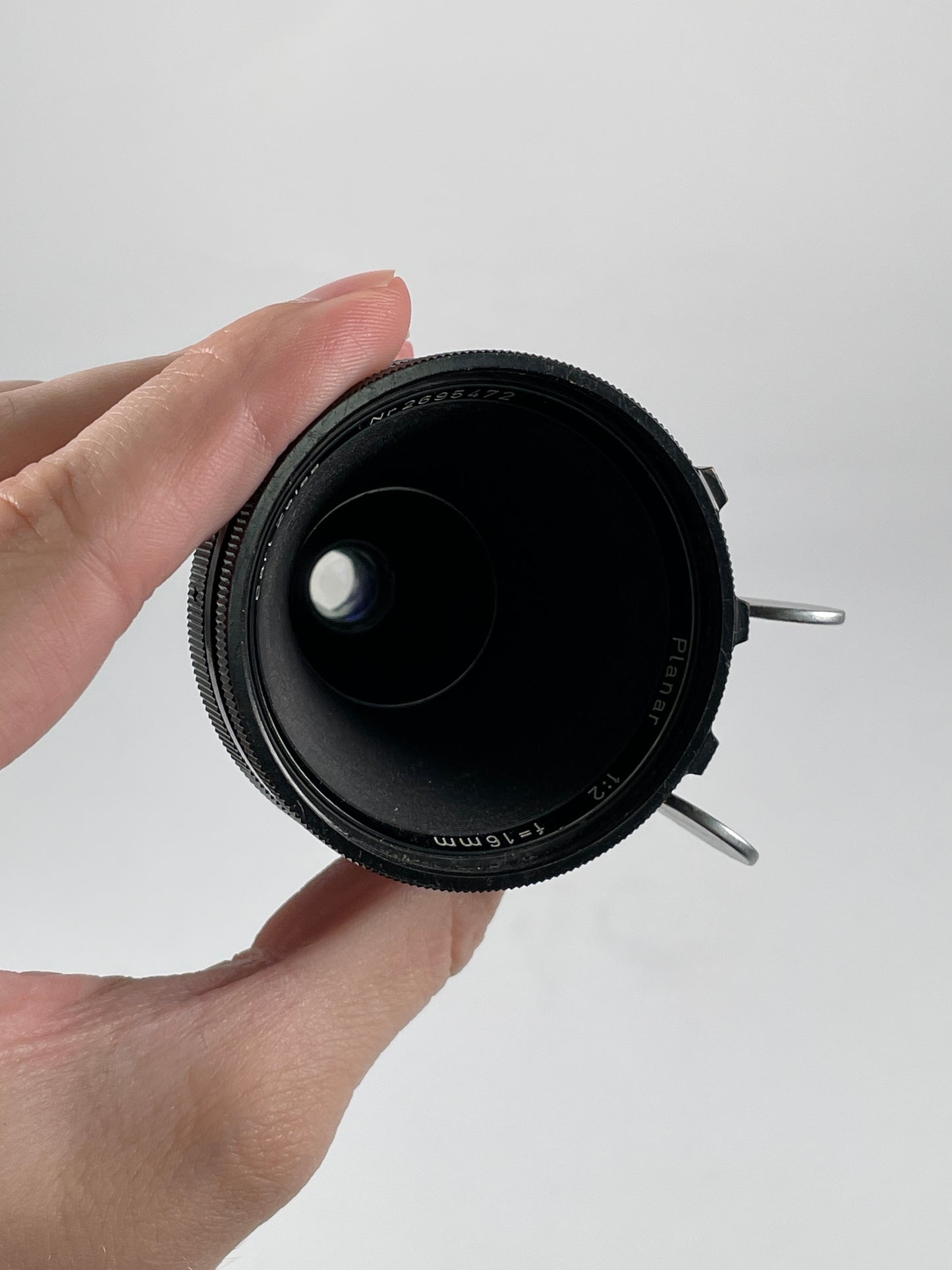Carl Zeiss Distagon 16mm F2 for Arri standard cine lens for 16mm