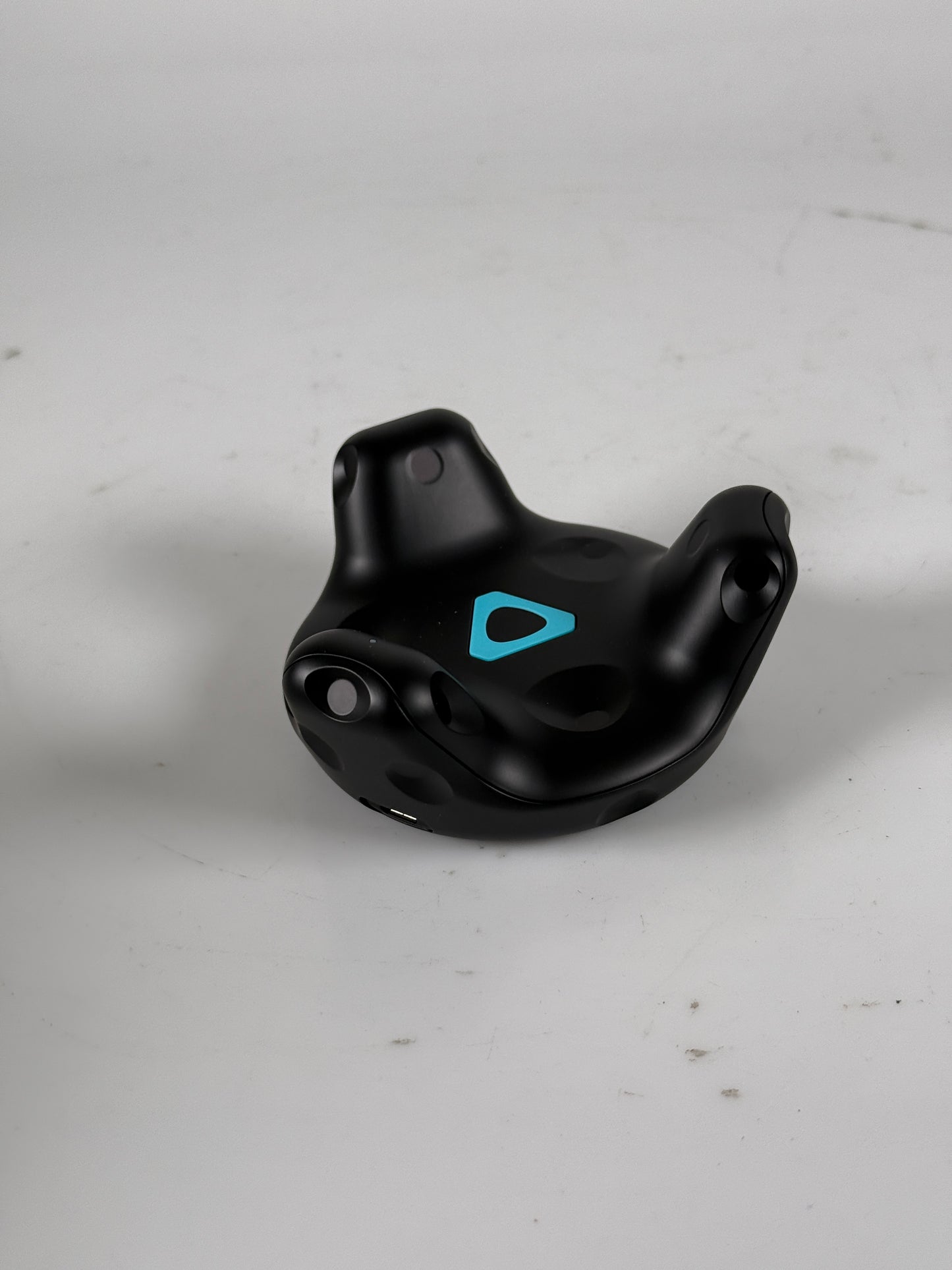HTC VIVE Tracker 2.0 - For Full Body Tracking, Virtual Production, Model 2PYV200