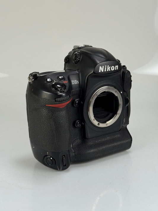 Nikon D3s 12.1MP Digital SLR Camera Body Body
