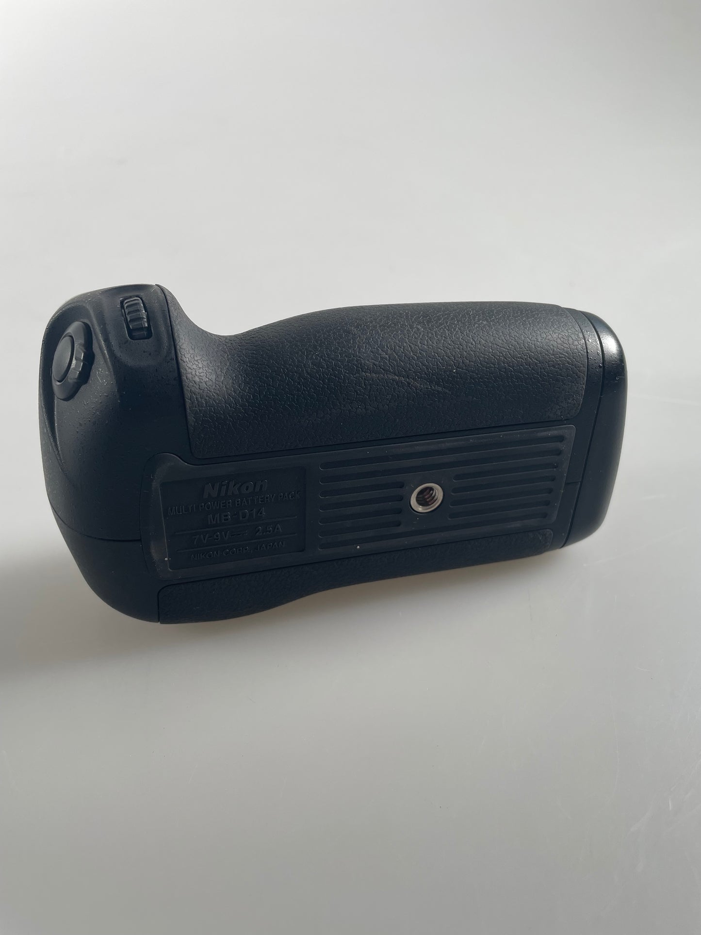 Nikon MB-D14 Multi Battery Power Pack for D600, D610