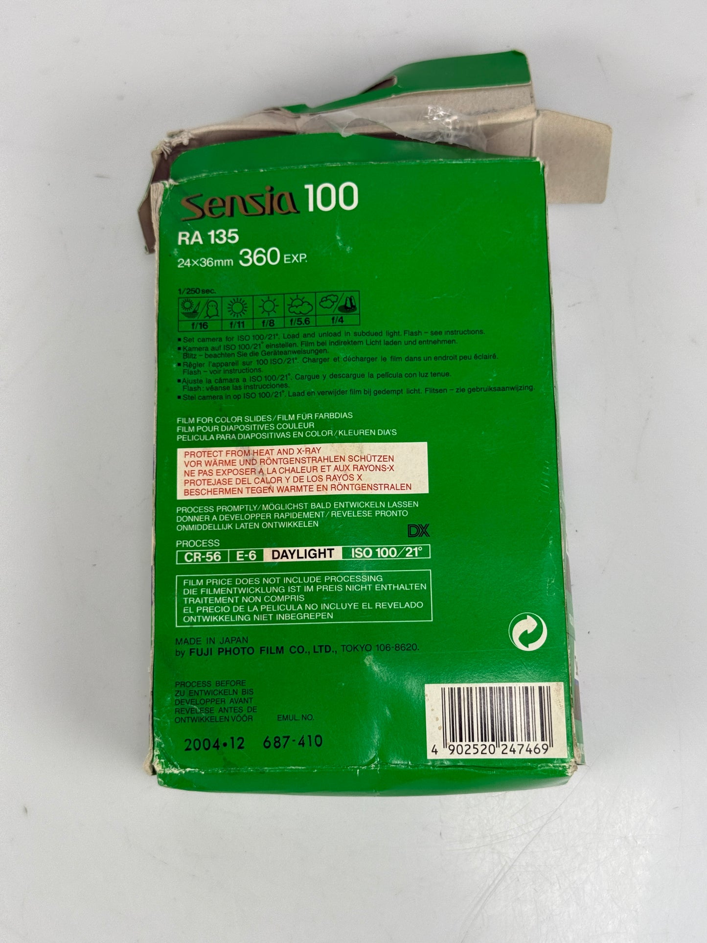Fuji Fujichrome Sensia 100 35mm film, 36exp 1 roll RA 135