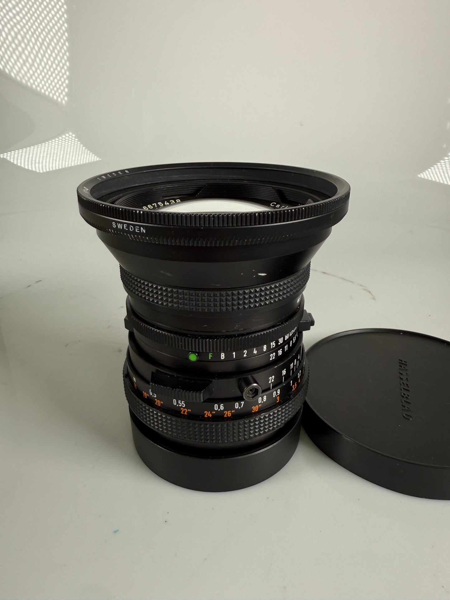 Hasselblad Distagon 40mm CF FLE F/4 T* Lens
