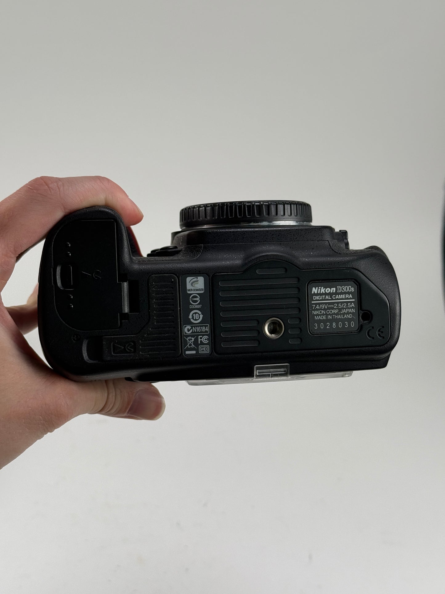Nikon D300S 12.3MP Digital SLR Camera Body