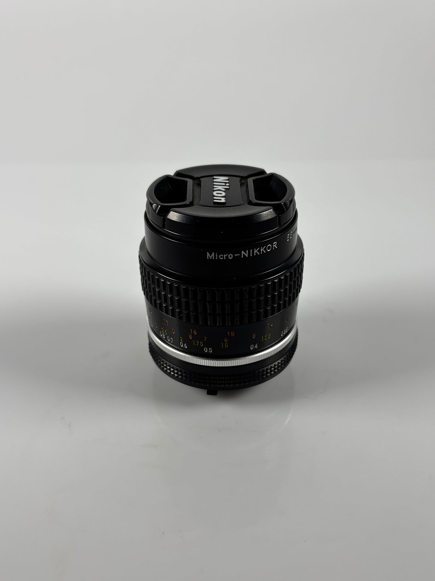 Nikon Nikkor AIS 55mm f2.8 Micro Lens
