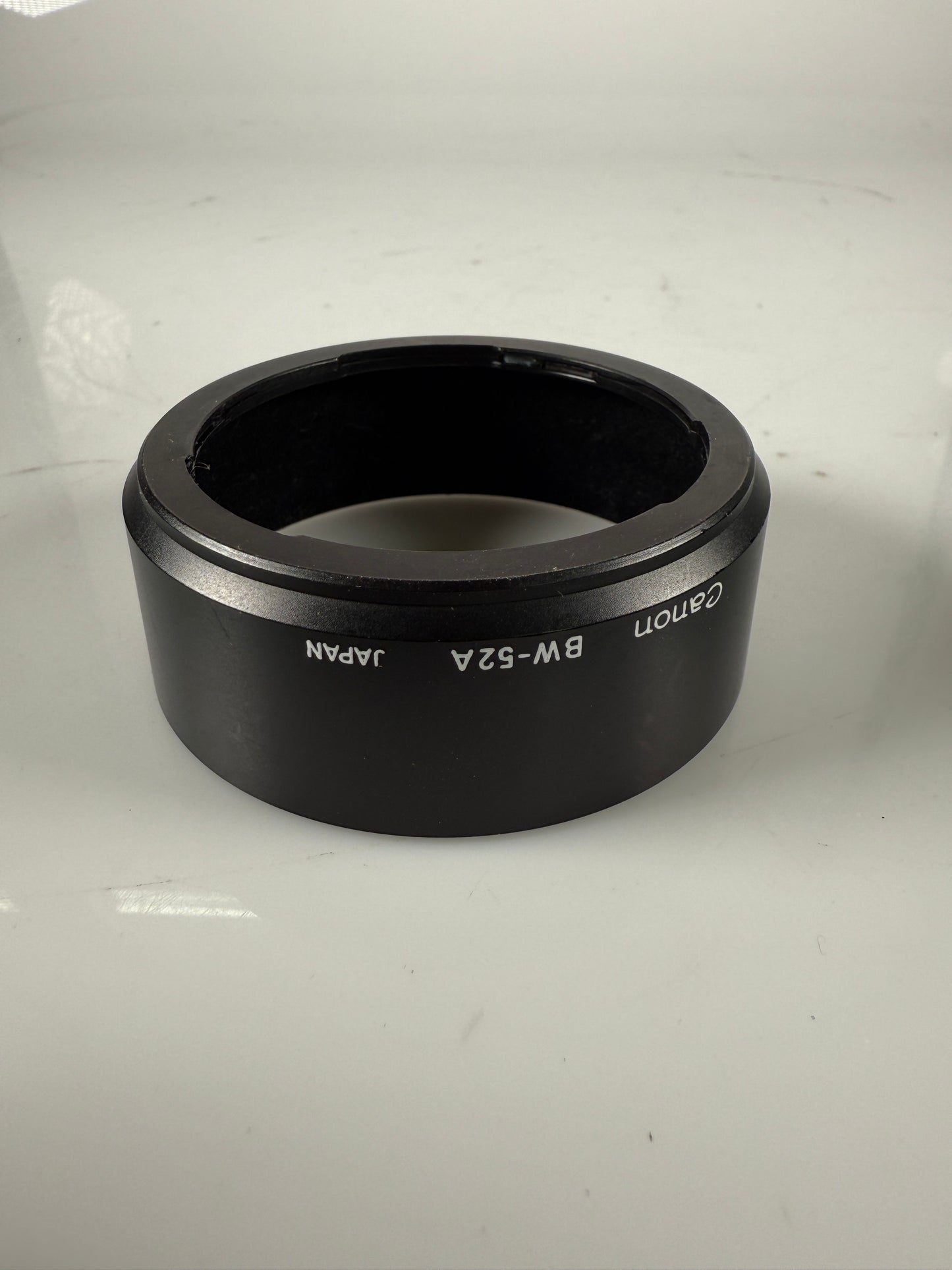 Canon BW-52A lens hood shade