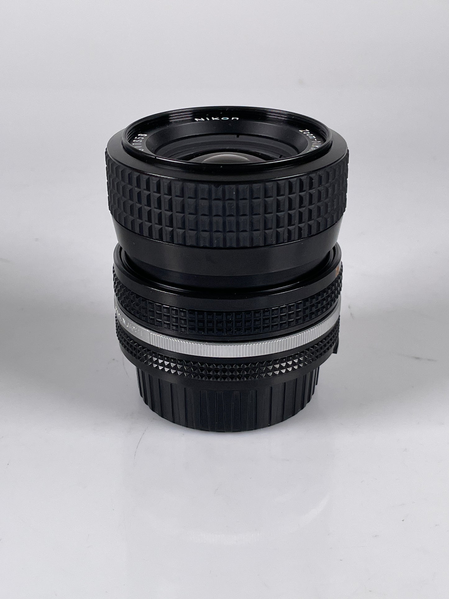Nikon Nikkor 35-70mm f3.3-4.5 AIS Zoom Lens