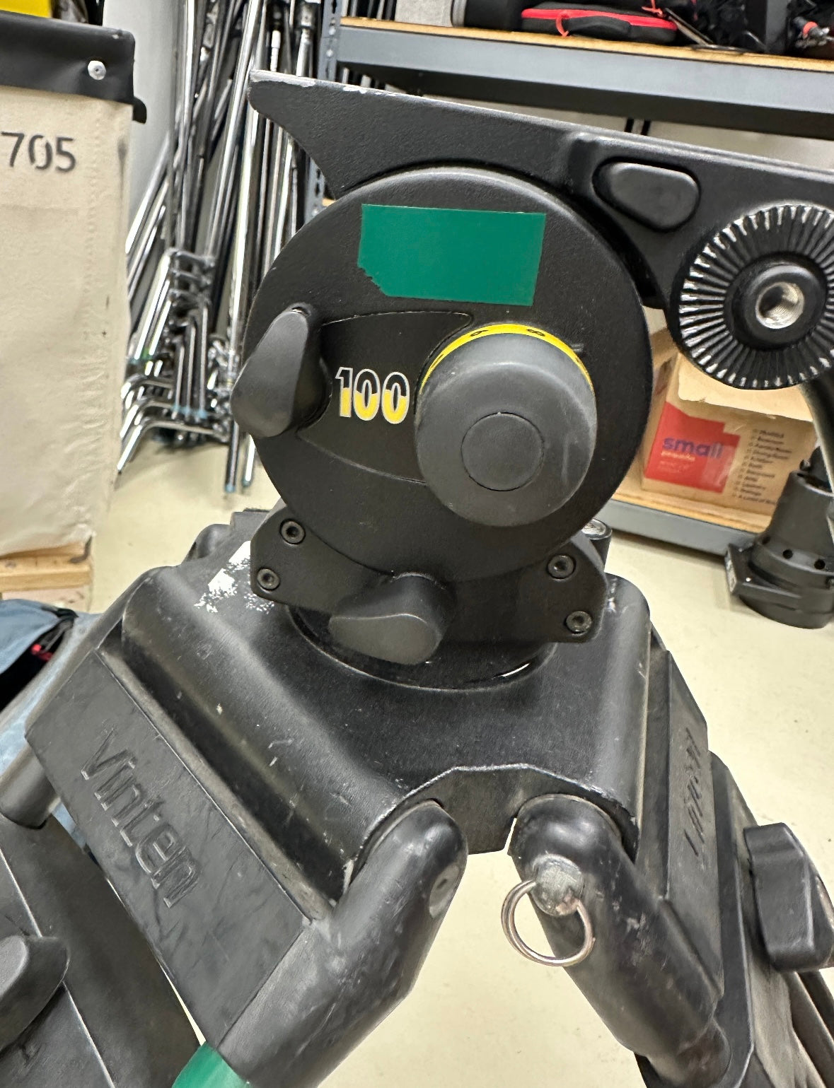 Vinten Vision 100 Fluid Head with Carbon Fiber 2-Stage Tripod