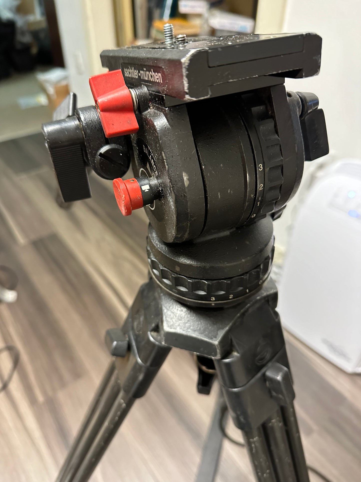 Sachtler Video 14 II Fluid Head Aluminum Tripod with Pneumatic System & Pump