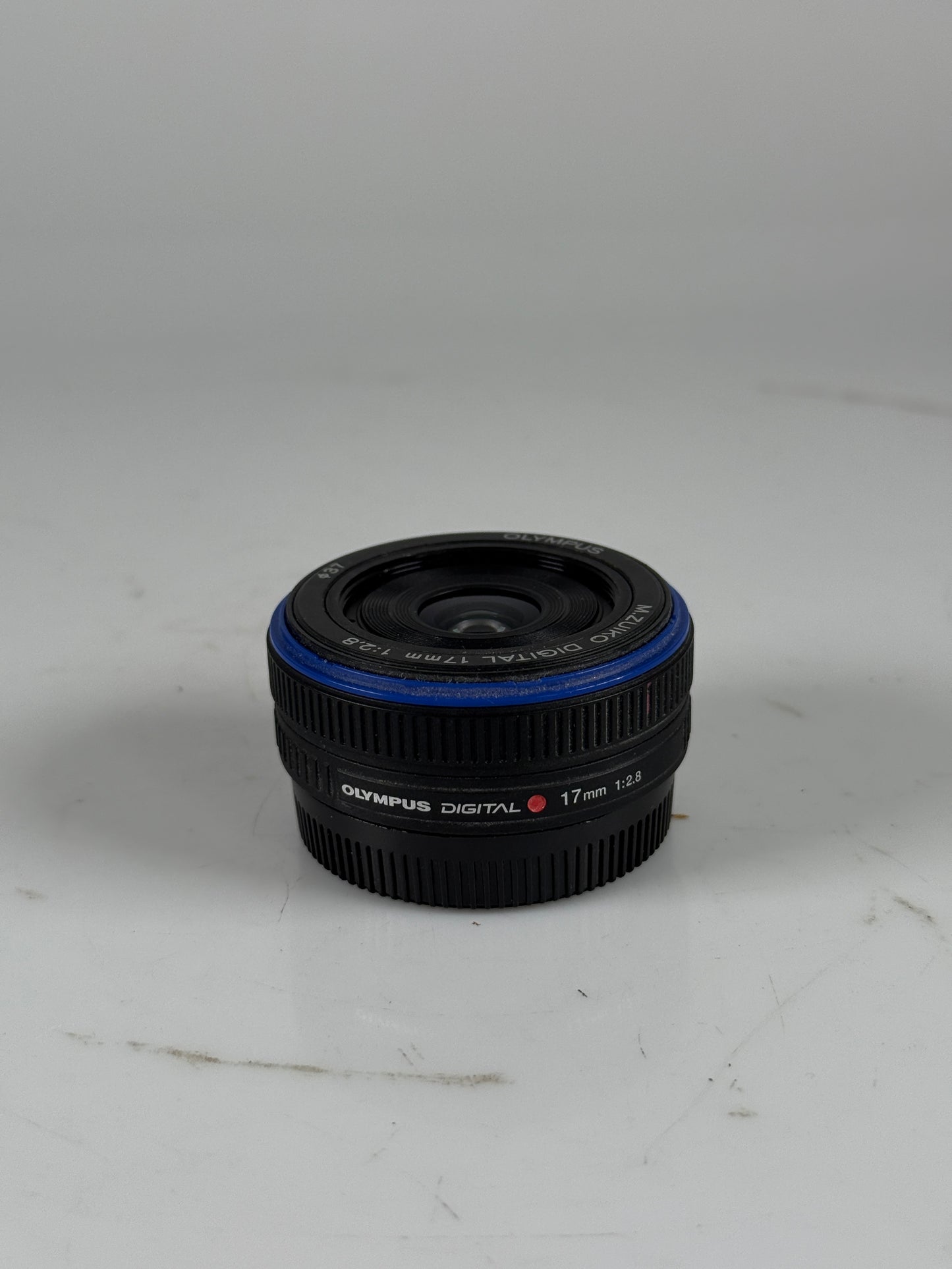 Olympus M.Zuiko Digital 17mm f2.8 Pancake Lens M4/3 black