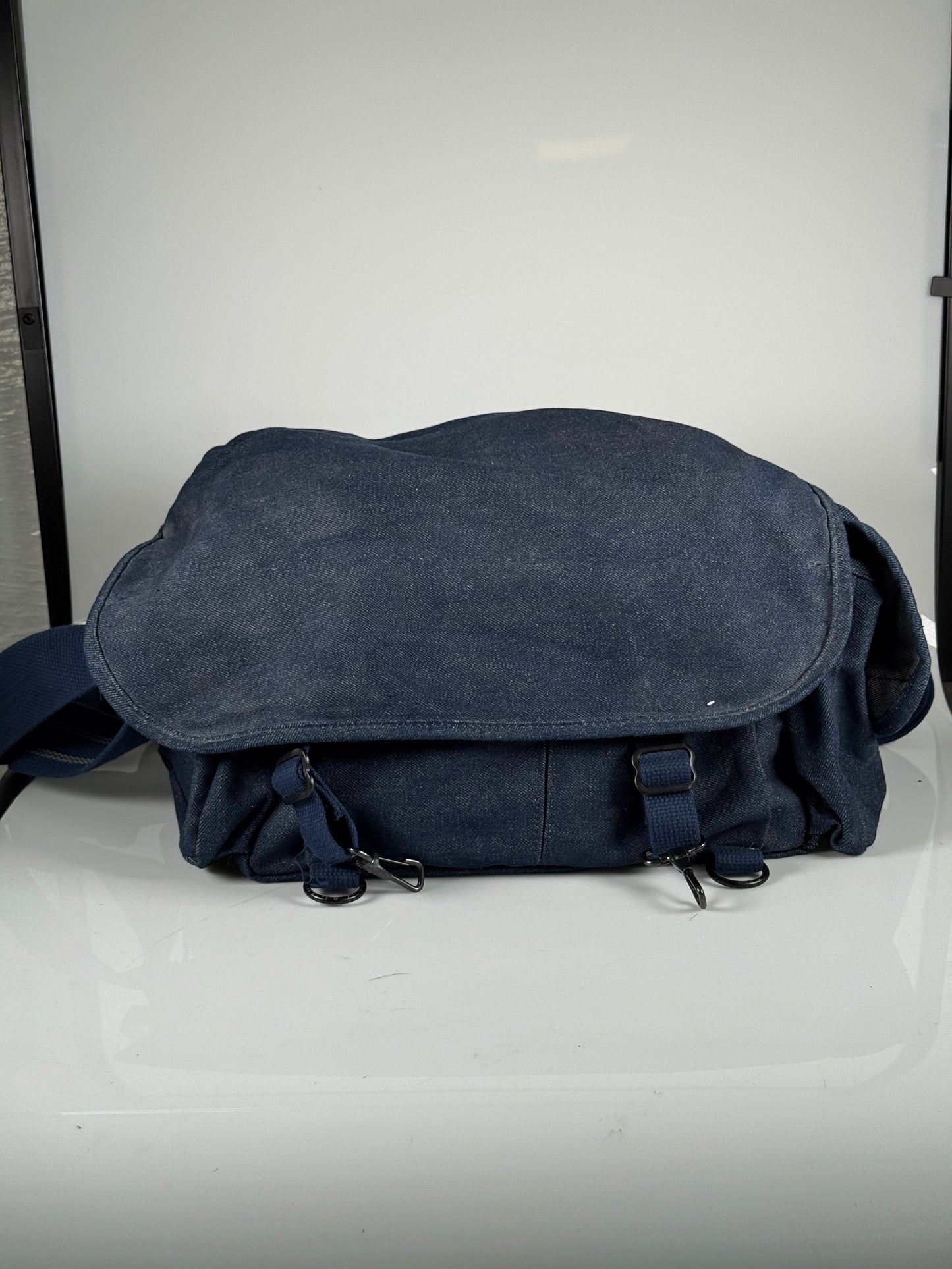 DOMKE F-2 ORIGINAL CAMERA SHOULDER BAG IN Blue Denim, with insert