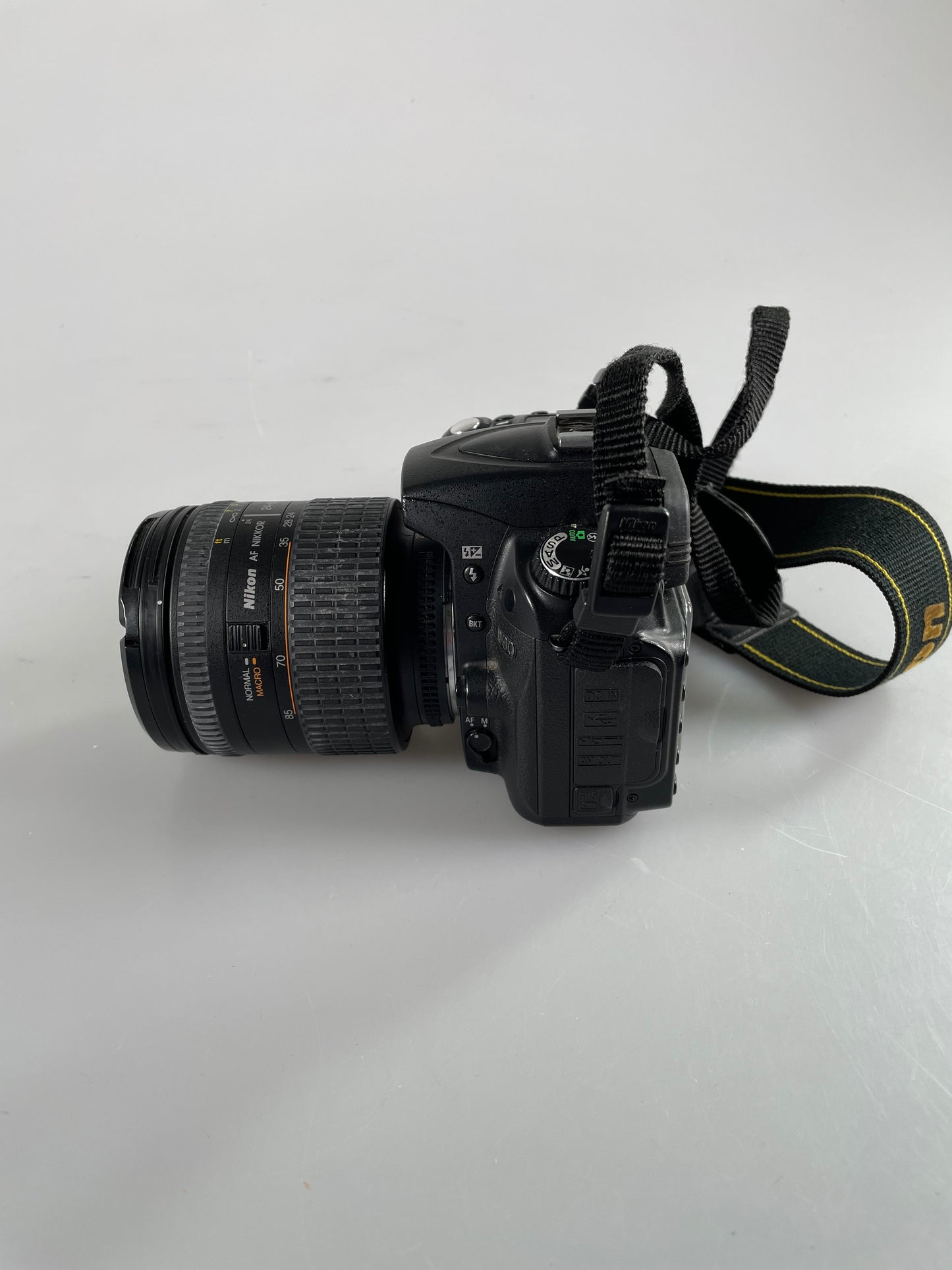 Nikon D90 12.3MP Digital SLR Camera Body kit 24-85mm f2.8-4 D lens