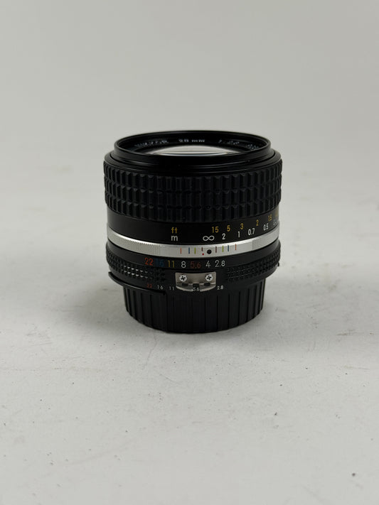 Nikon Ai-s ais Nikkor 28mm f2.8 Wide Angle MF Lens