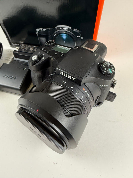 Sony Cyber-Shot DSC-RX10 IV 20.1MP Digital Camera w/25x MINT