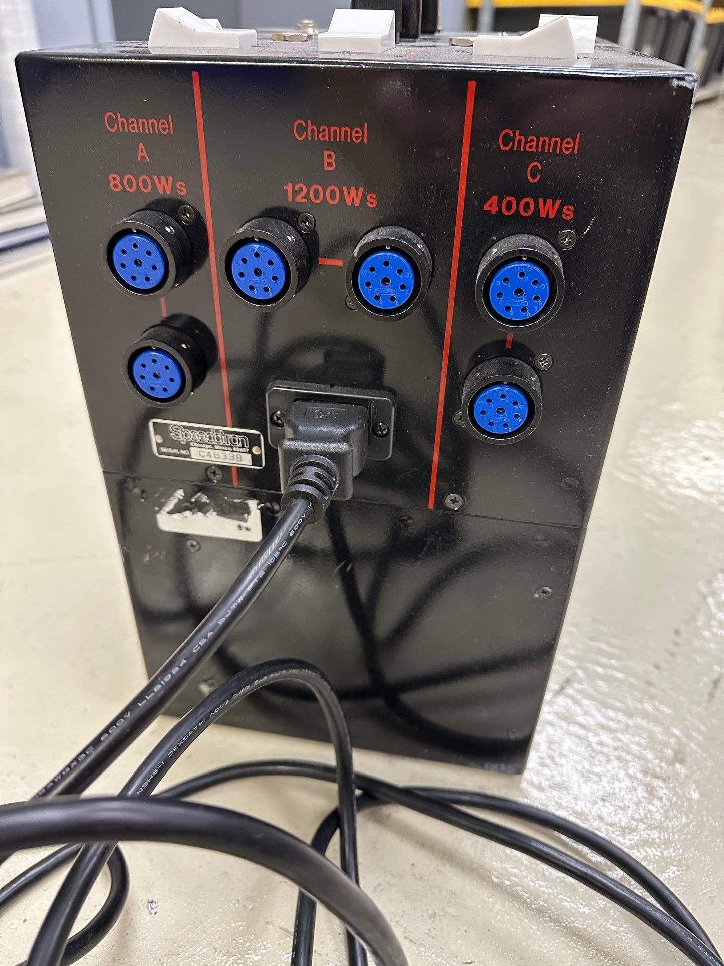 Speedotron 2403CX 2400 w/s power pack