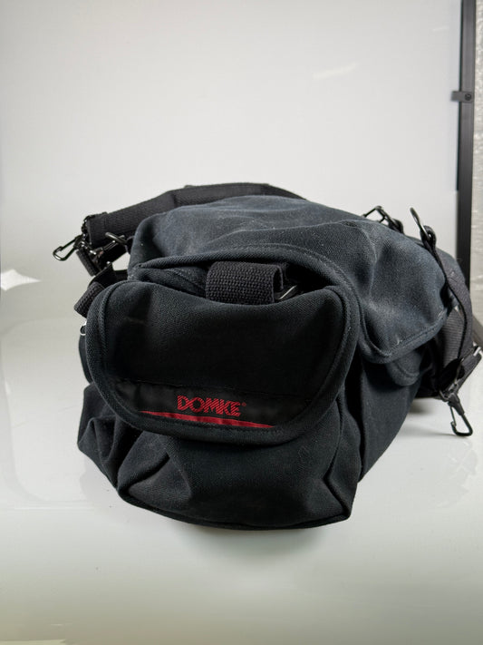 DOMKE F-1X CAMERA SHOULDER BAG IN Black, with insert