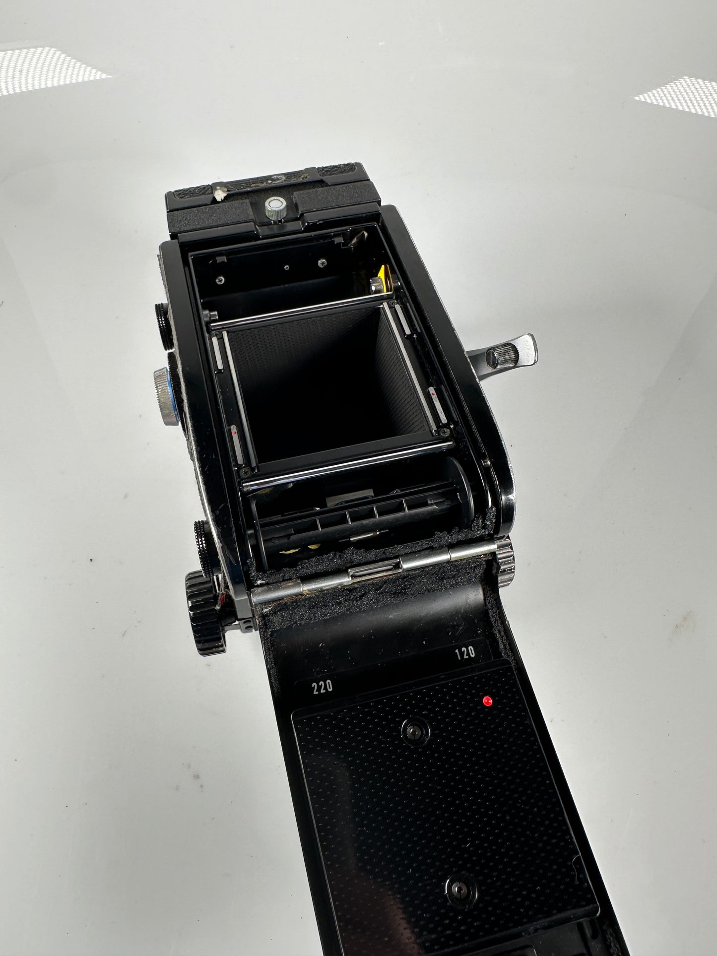 Mamiya C330 Pro F TLR medium format Film camera with waist level