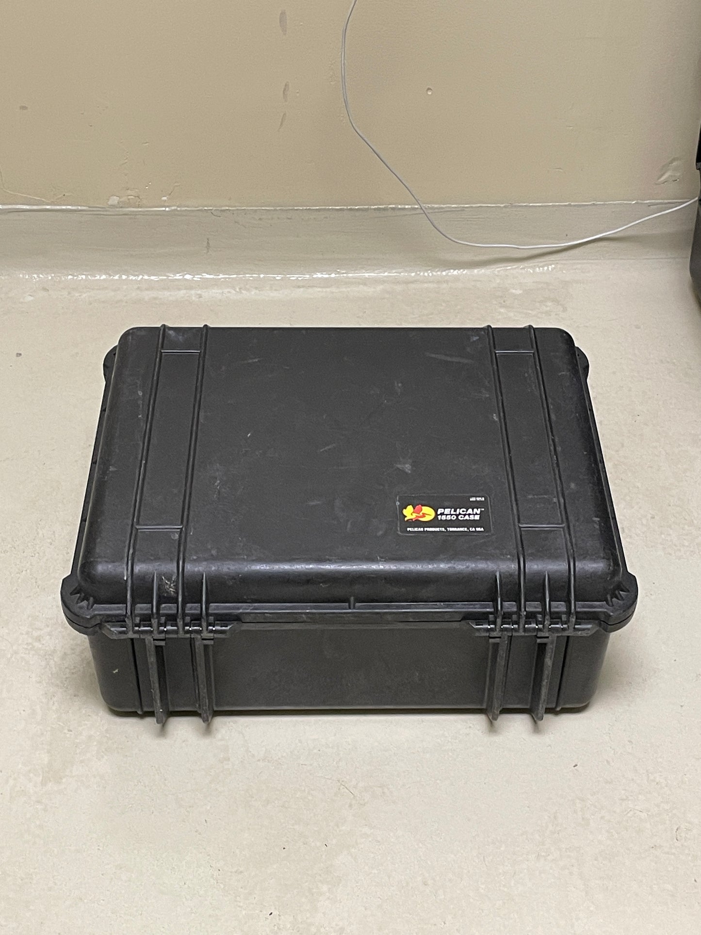 Pelican 1550 Protector Case 20.7 × 17.2 × 8.4" Black Water Tight