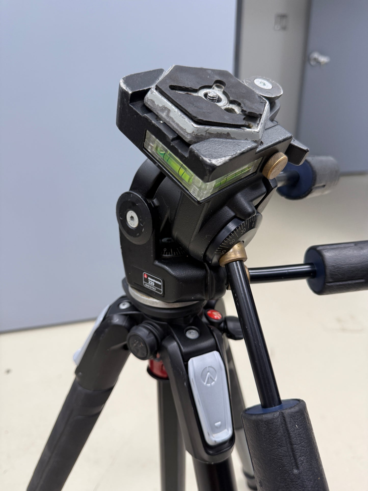 Manfrotto 055 3-Section Aluminum Tripod #MT055XPRO3 with 229 head