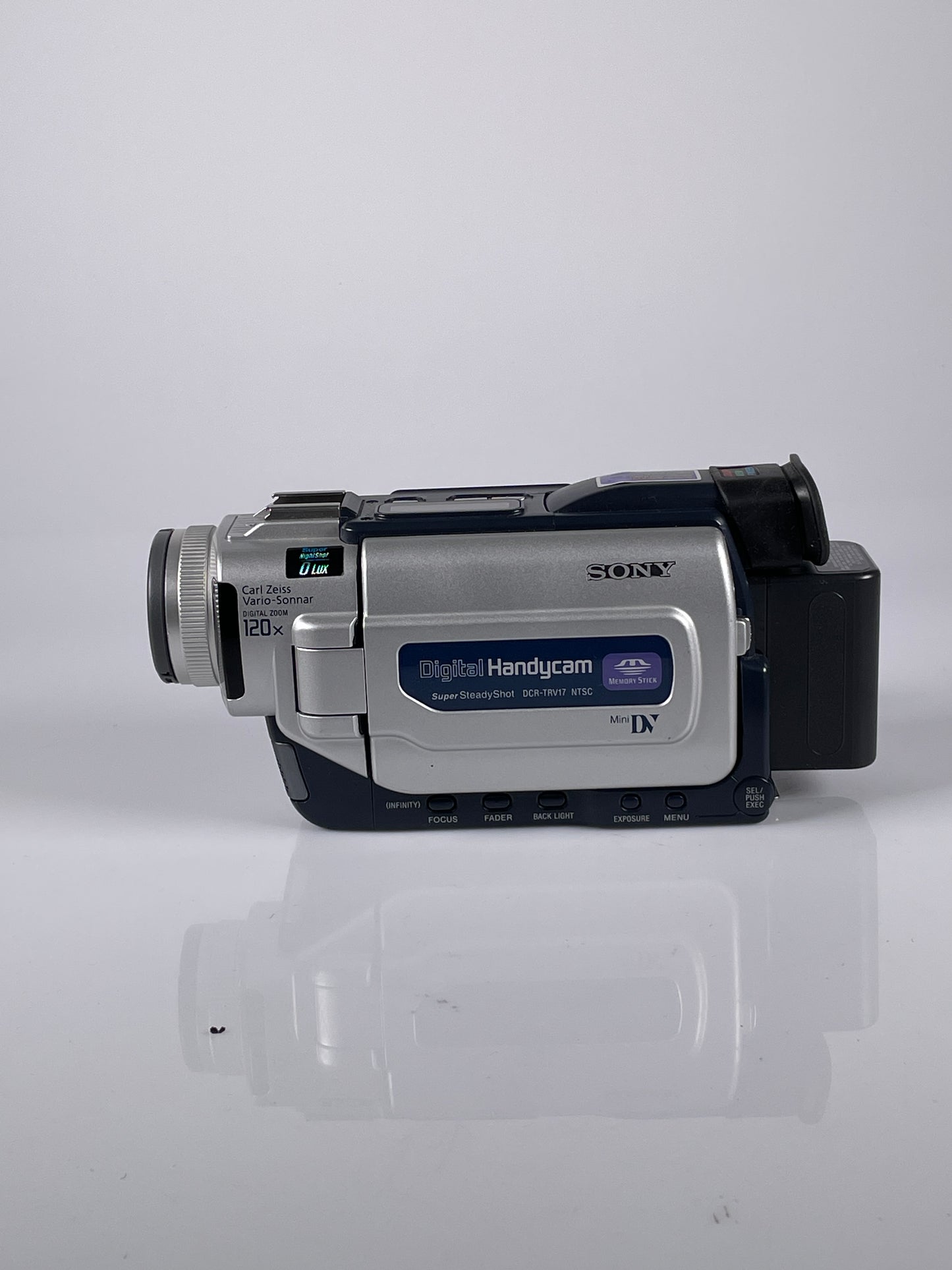SONY Handycam DCR-TRV17 Digital Camcorder mini DV Camcorder Bundle