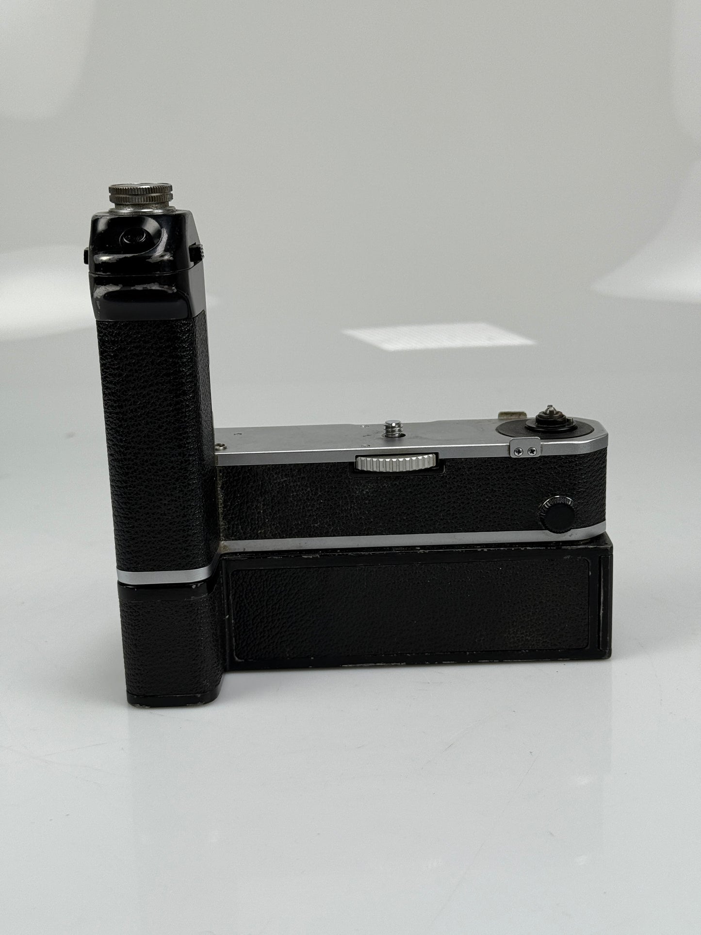 Nikon MD-2 Motor Drive + MB-1 Battery Pack for F2