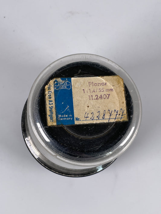 Carl Zeiss Planar 55mm f1.4 MF Lens For contarex black