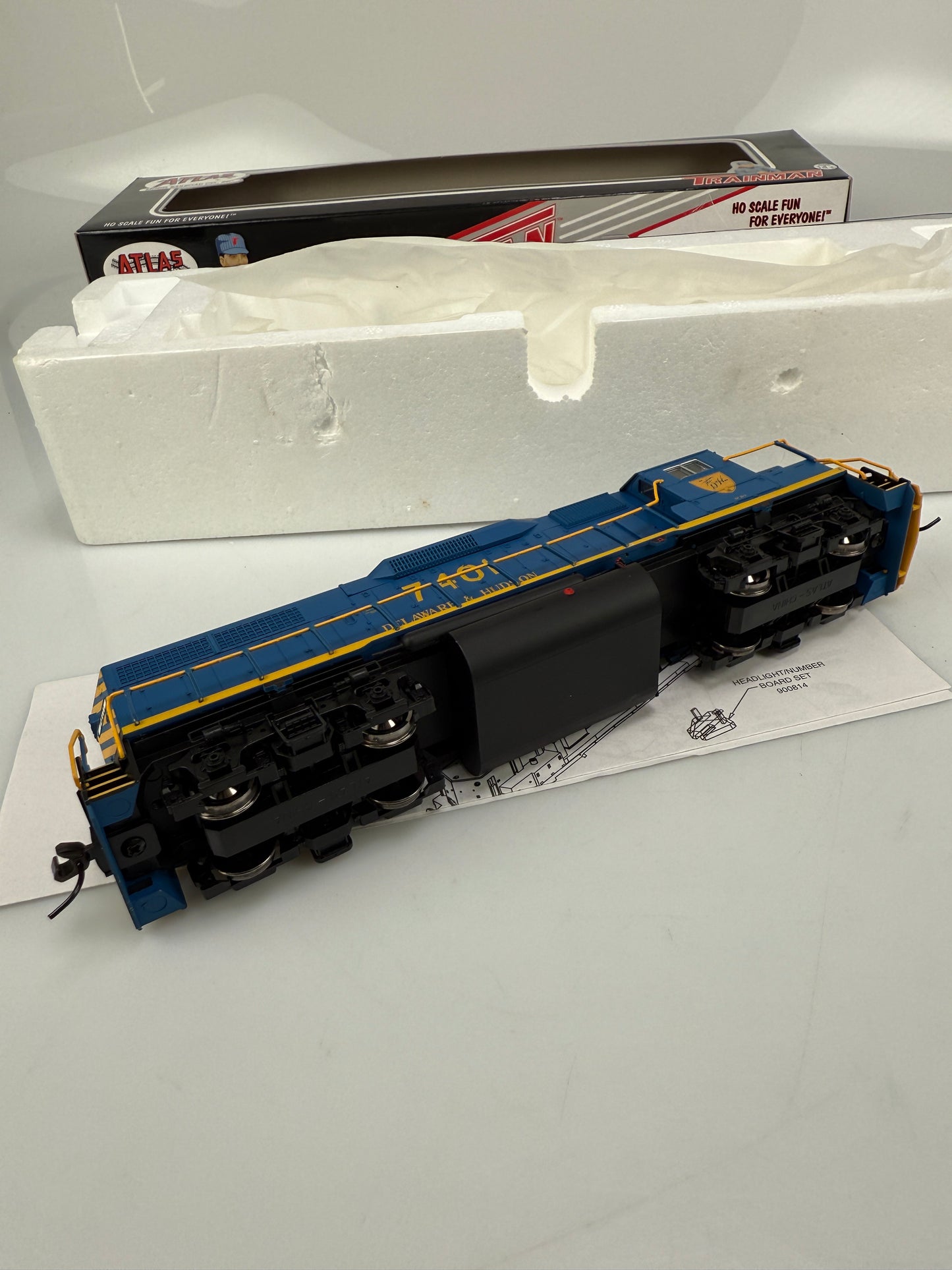 Atlas HO Delaware & Hudson 480 GP39-2 PH1 Locomotive # 7401