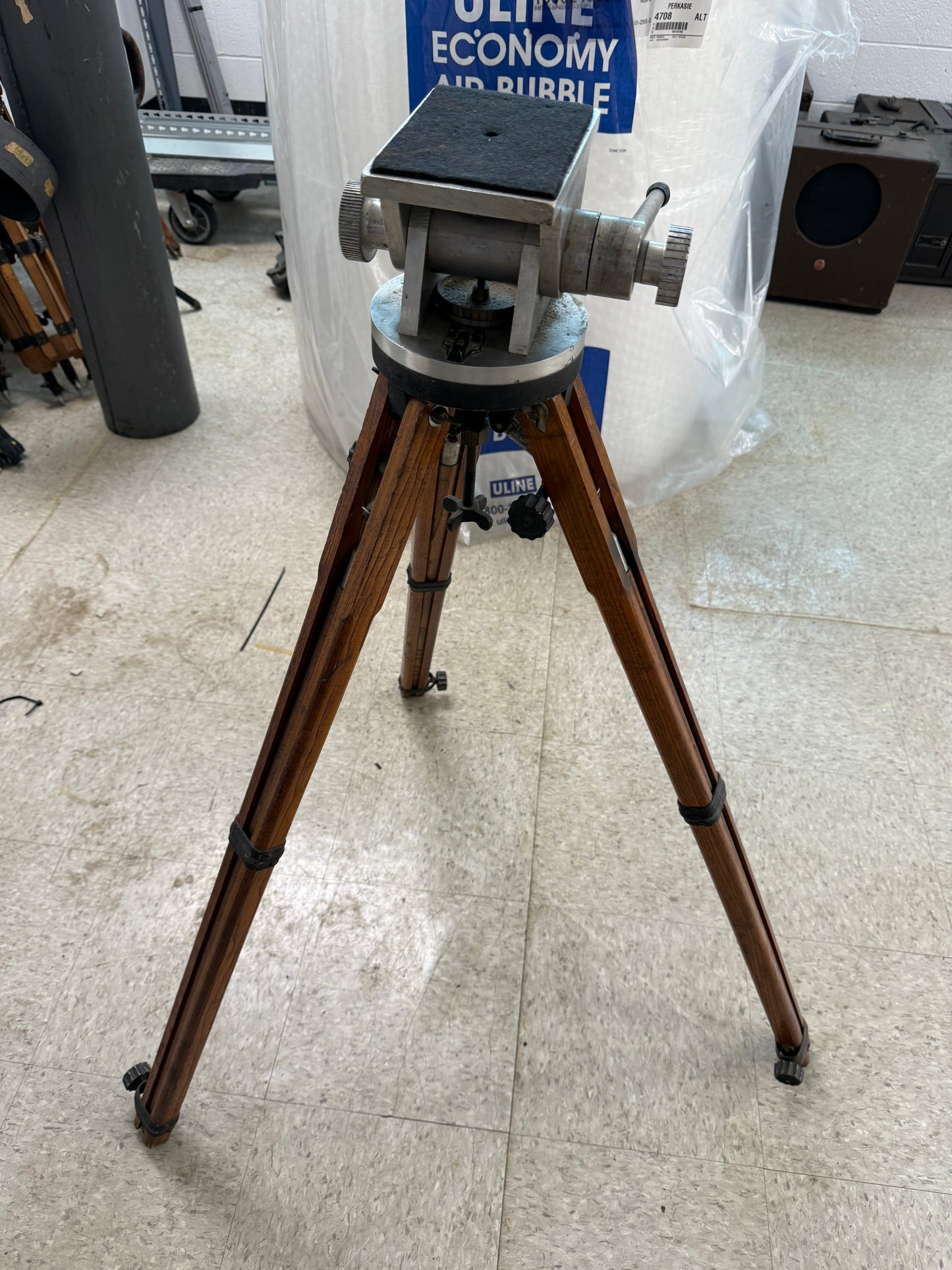 Reis wooden tripod with tilt head model 100 RARE vintage
