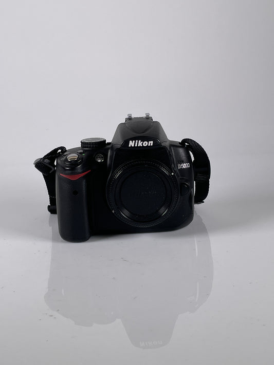 Nikon D5000 DSLR digital Camera body