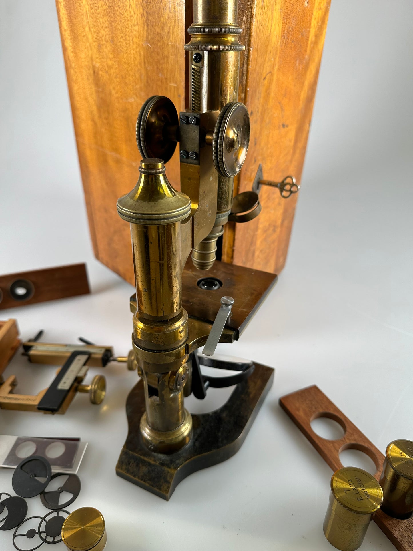 Leica LEITZ Wetzlar vintage Brass Microscope w/ 7, 3 objective Columbia univ