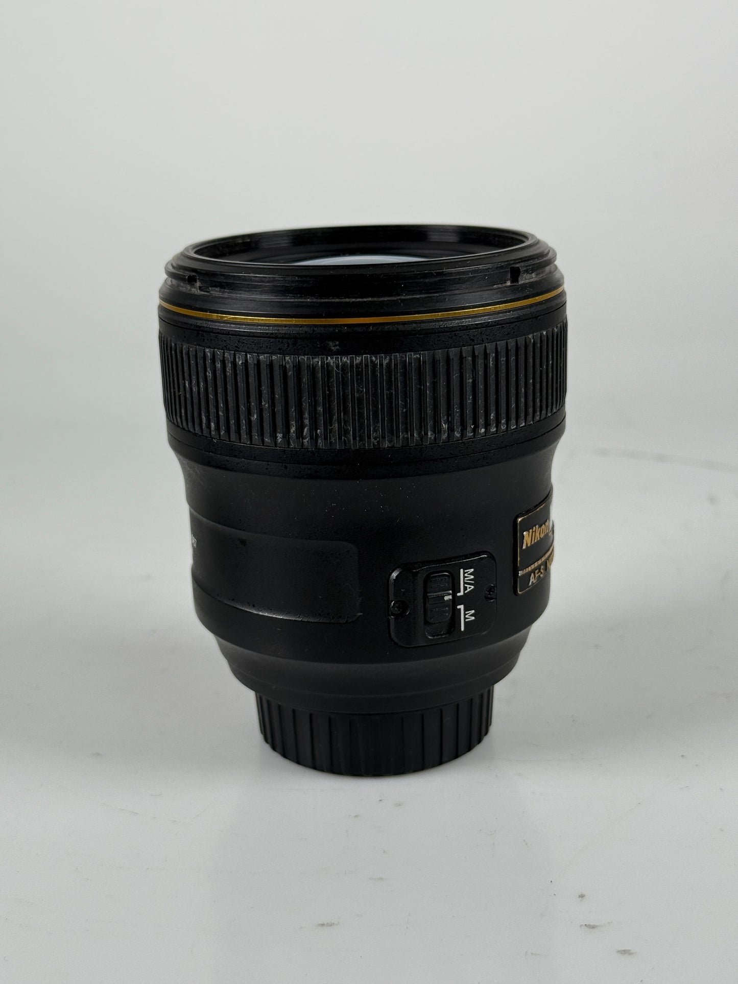 Nikon AF-S NIKKOR 35mm f1.4G N Lens with Hood