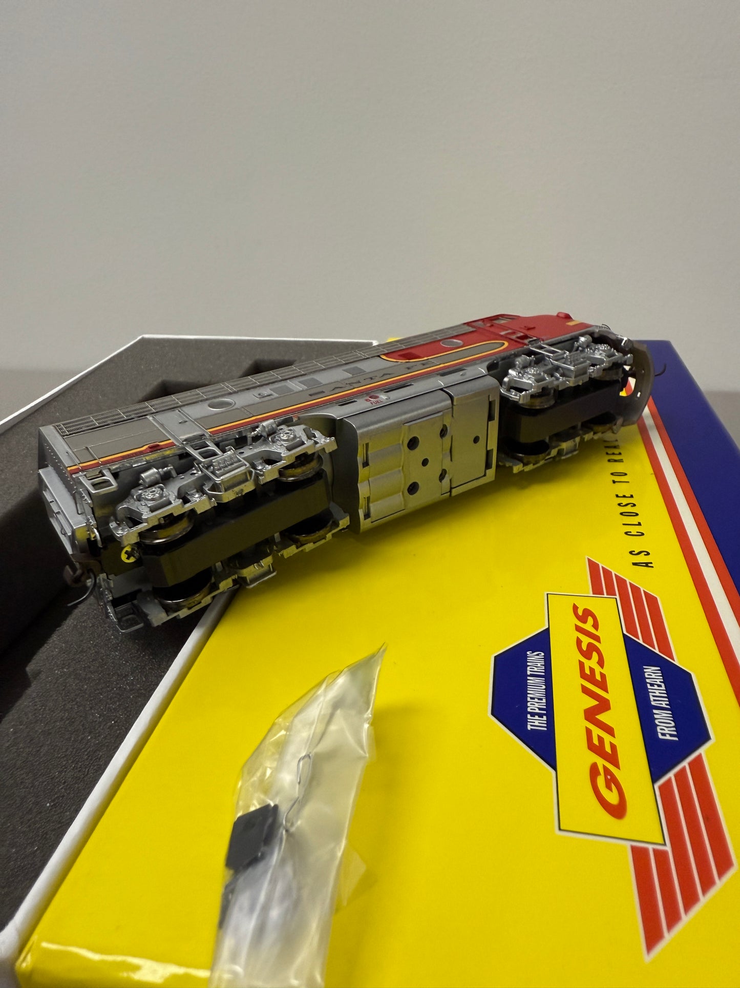 HO Scale Athearn Genesis G2507A ATSF Santa Fe "Warbonnet" F3A Diesel #21L