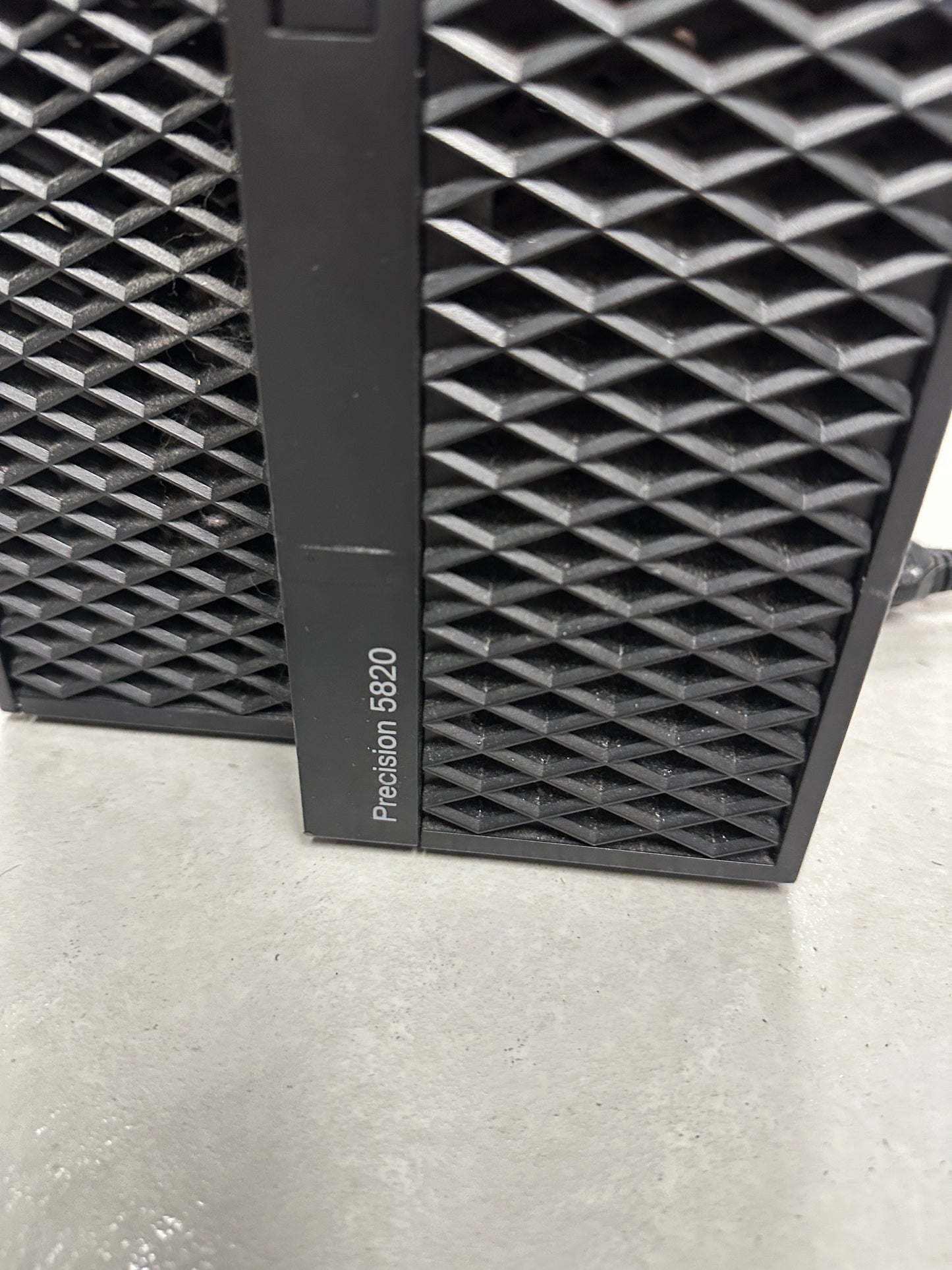 Dell Precision T5820 4 Core W-2125 4.0GHz 32GB RAM Nvidia P5000 1TB