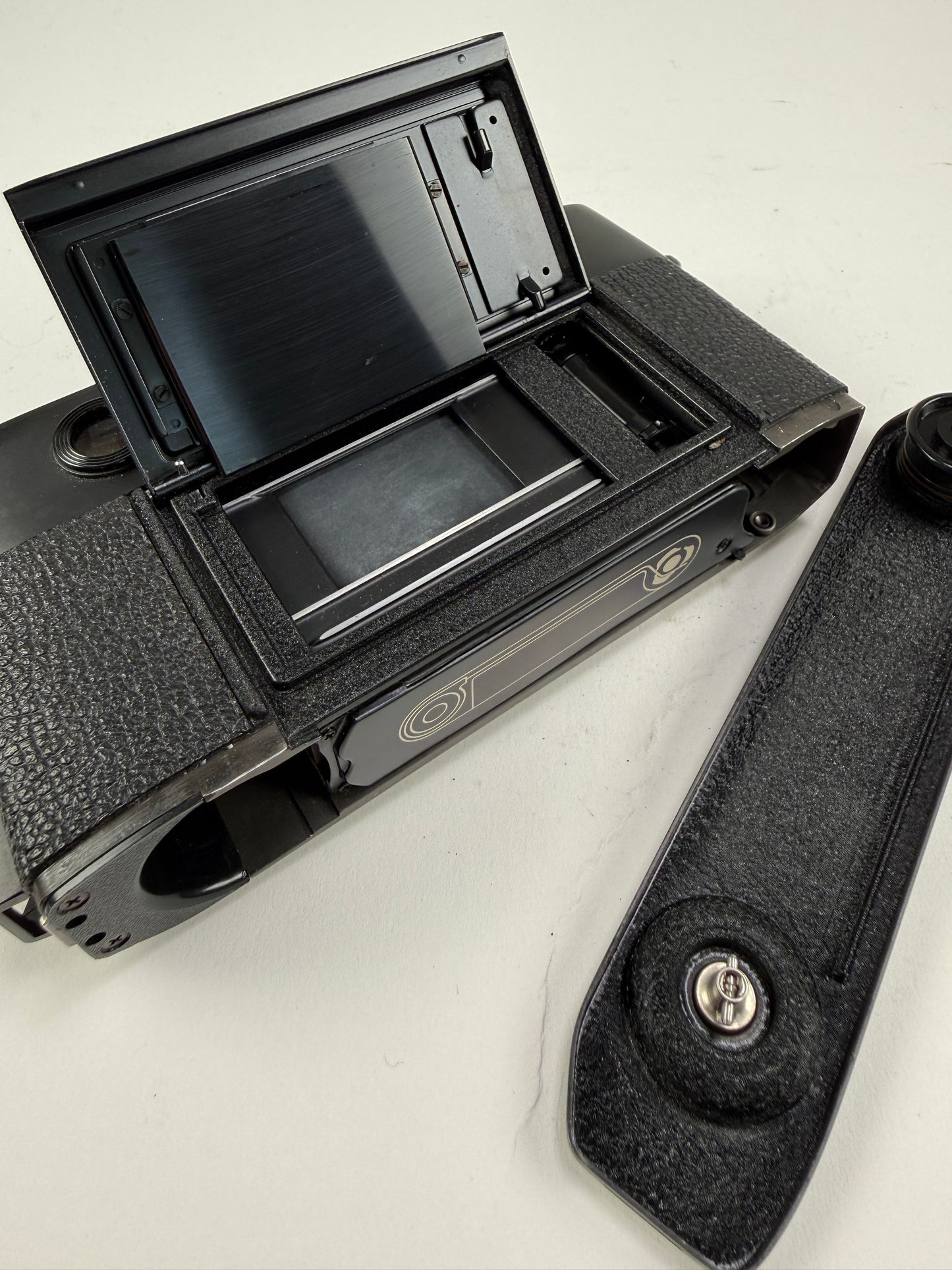 Leica M5 3 Lug Black Chrome 35mm Rangefinder Film Camera