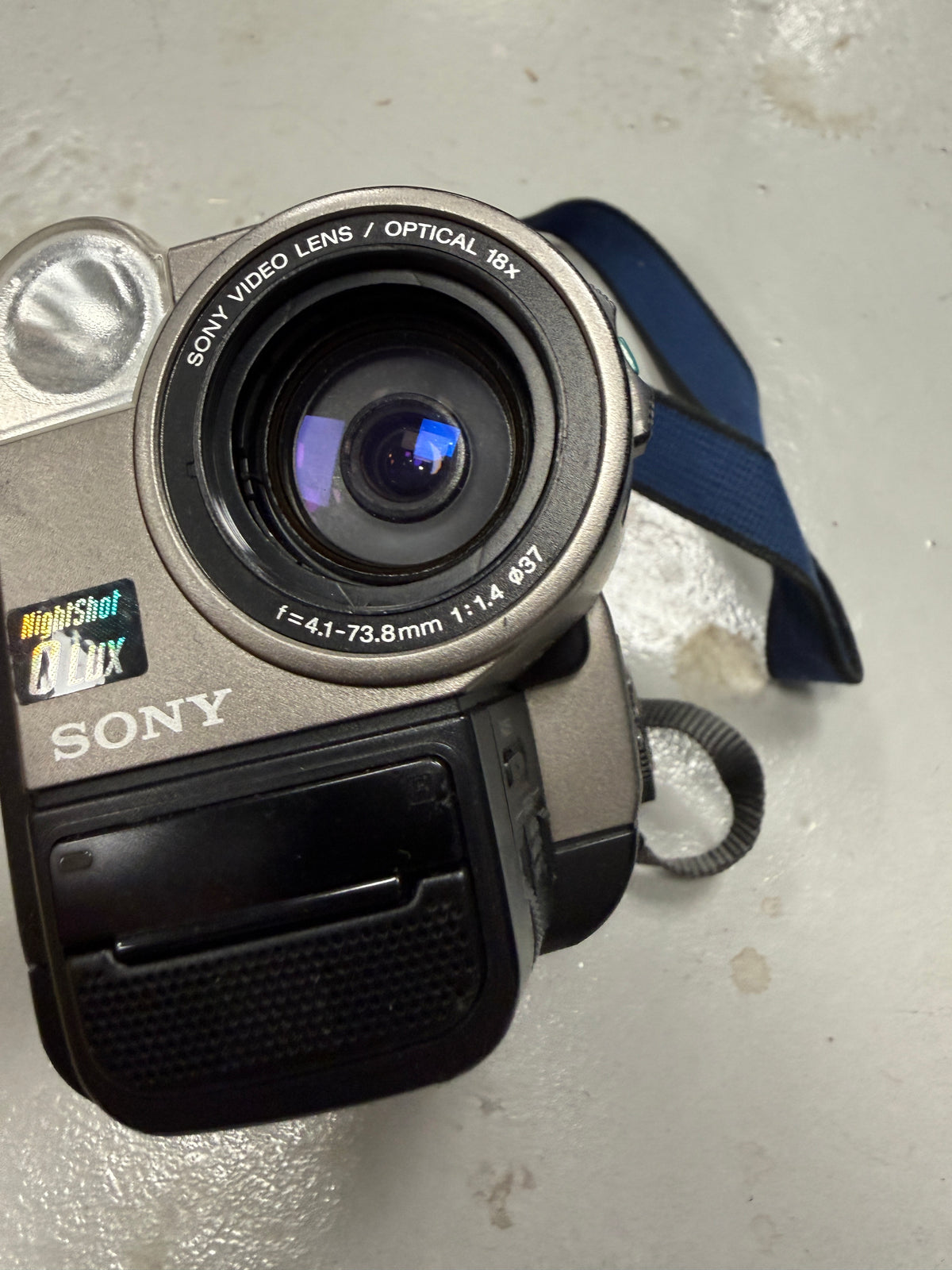Sony Handycam CCD-TR716 Video Camera Hi8 330X VCR Player Video Transfer