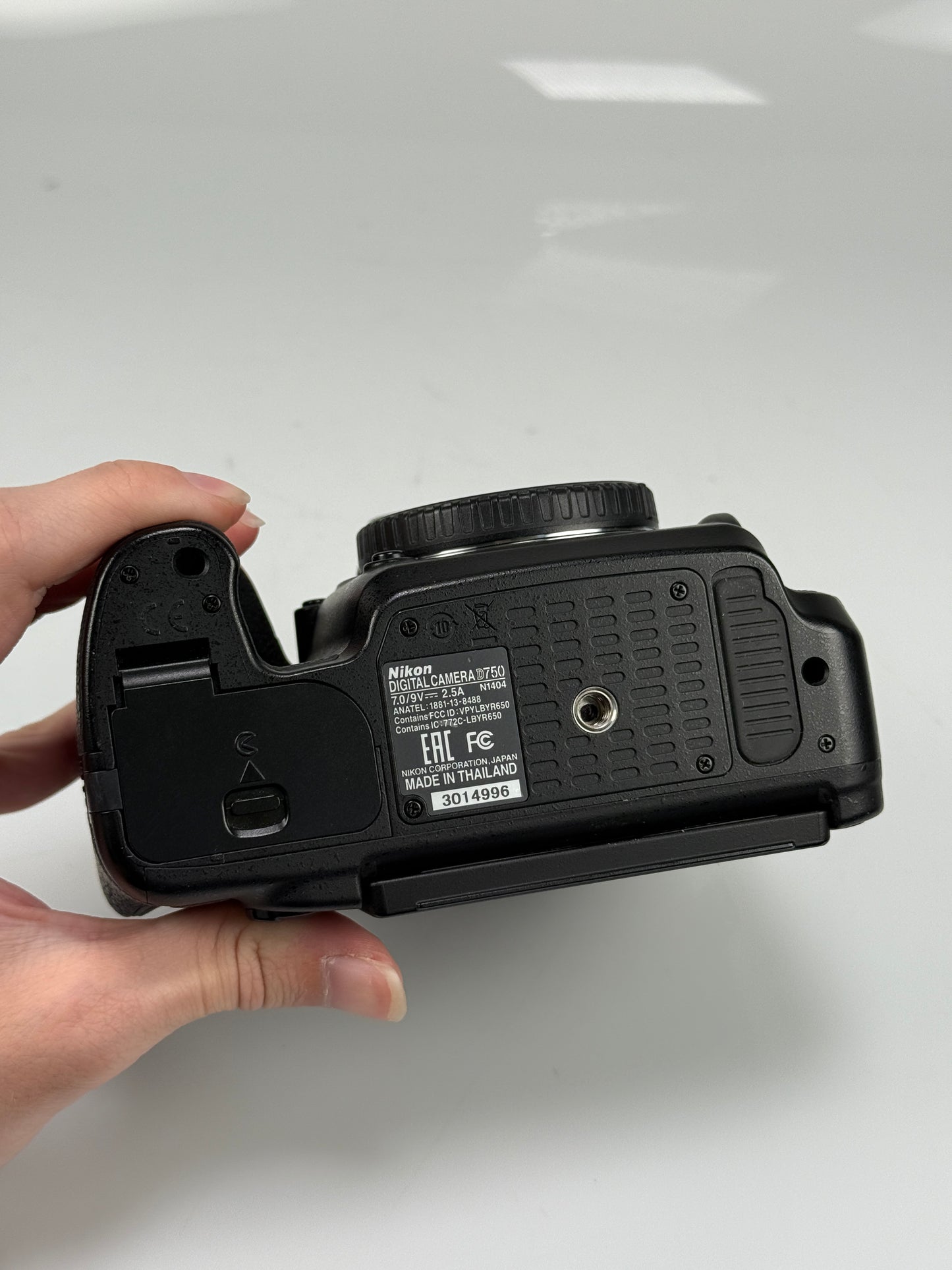 Nikon D750 24.3MP FX Digital Camera Body
