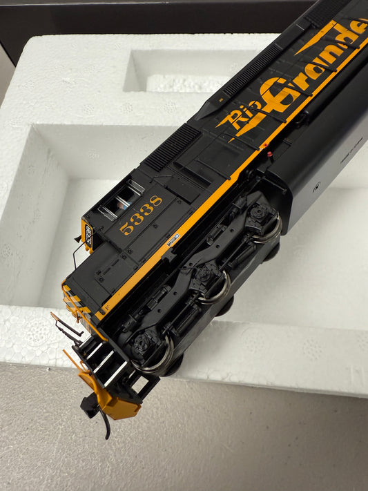 Walthers 920-41060 HO DRGW EMD SD45 Diesel Locomotive #5338 Rio Grande