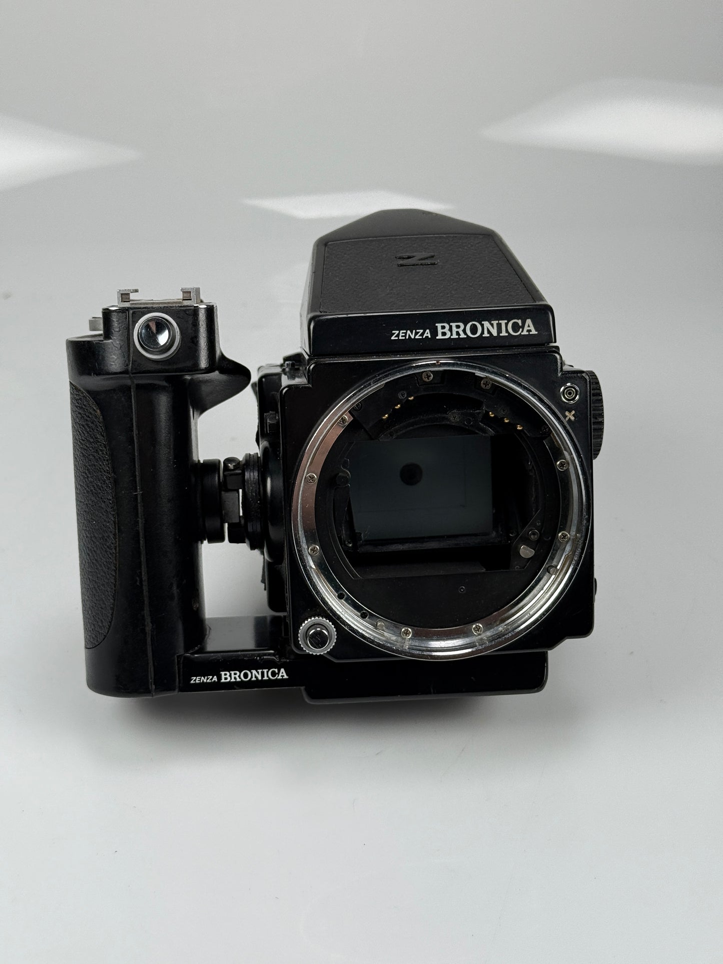 Zenza Bronica ETRS Medium Format Film Camera, prism Finder grip