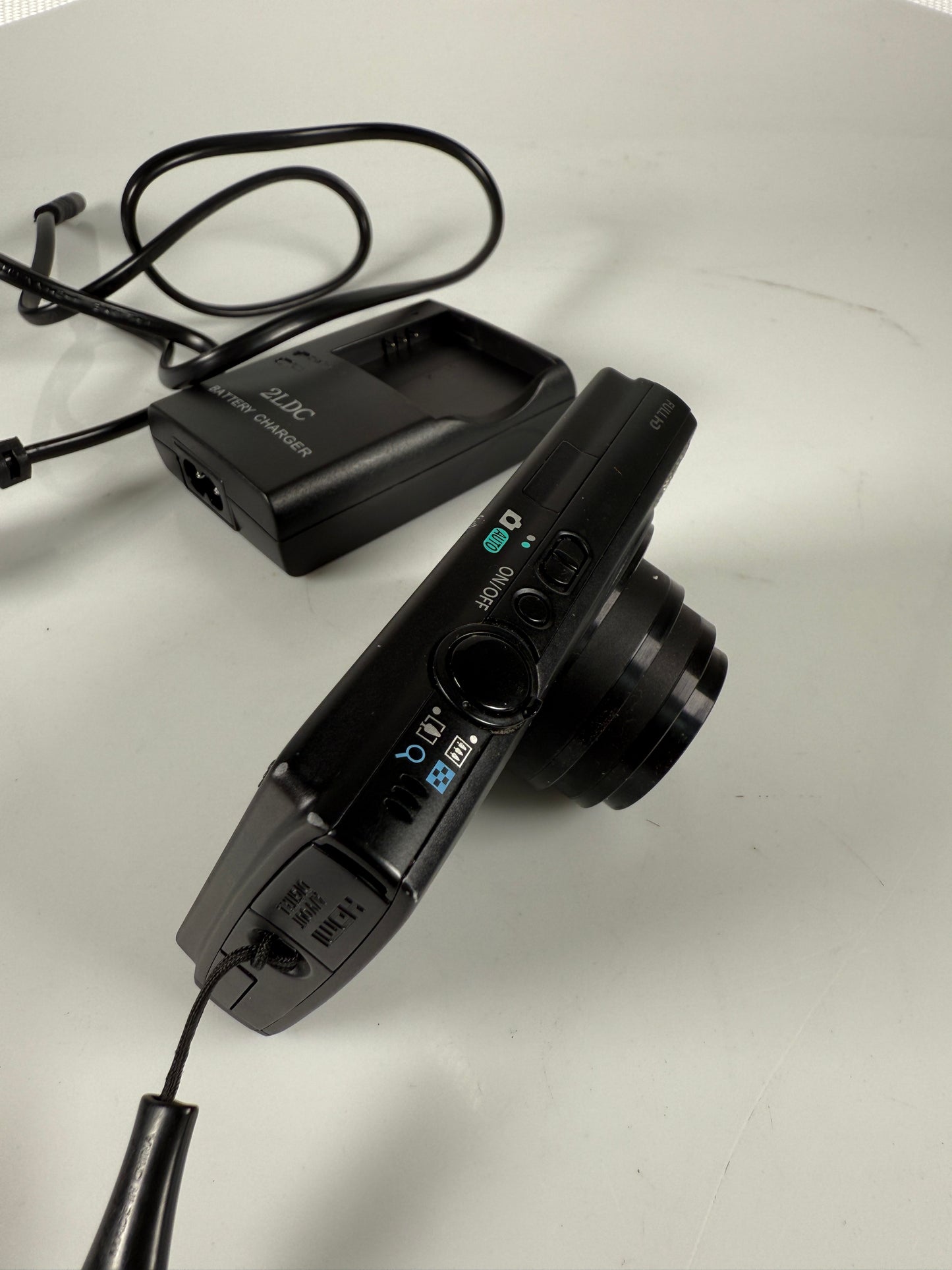 Canon PowerShot ELPH 300 HS 12.1MP Compact Digital Camera