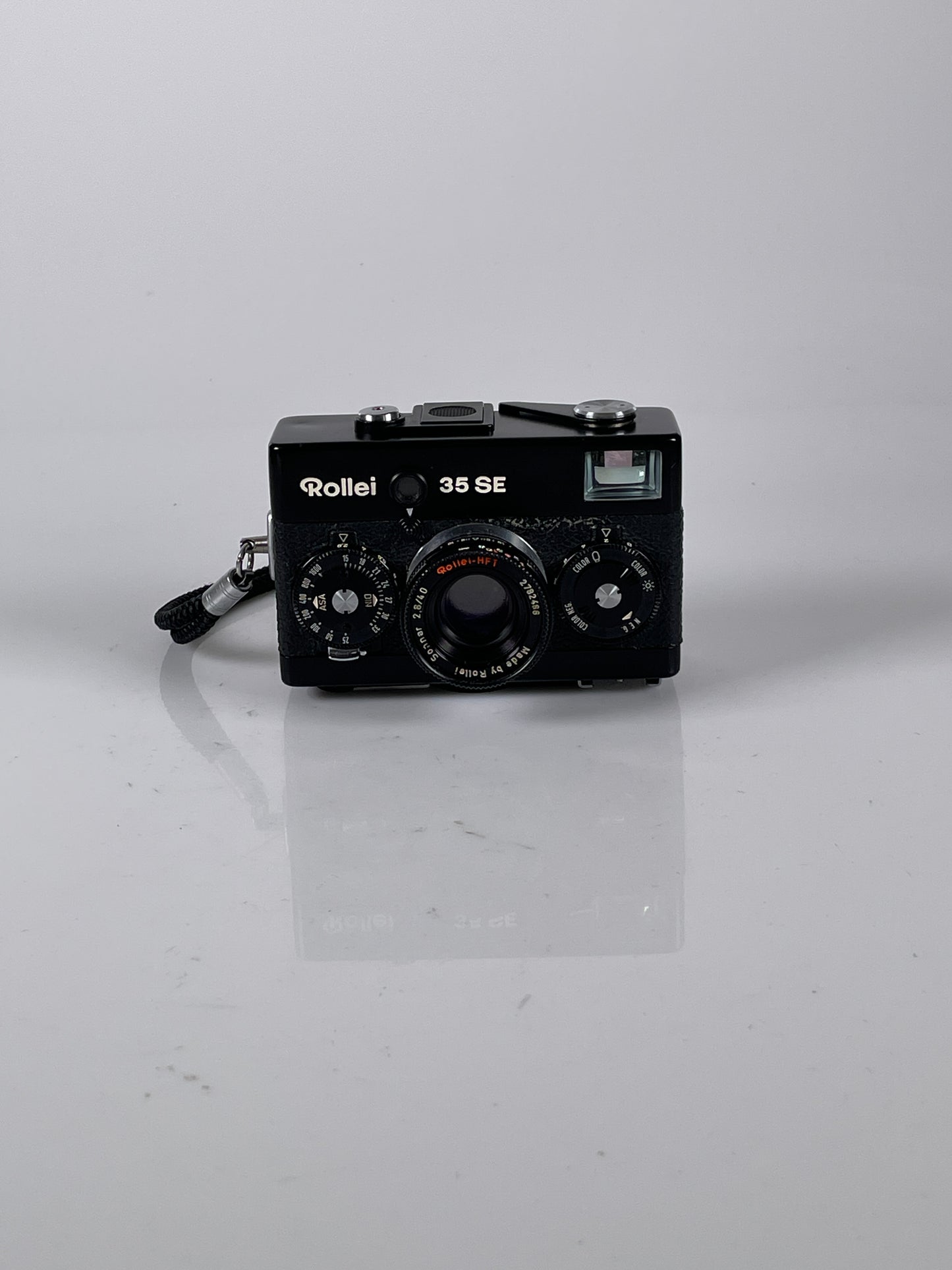 Rollei 35 35SE 40mm Sonnar f2.8 HFT Lens black