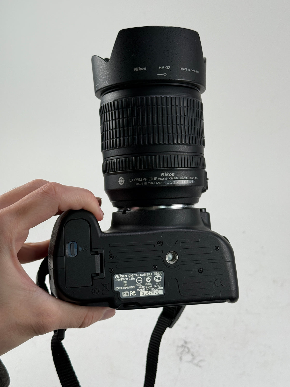 Nikon D5100 16.2MP DSLR Camera (Kit w/ AF VR DX 18-105mm Lens)
