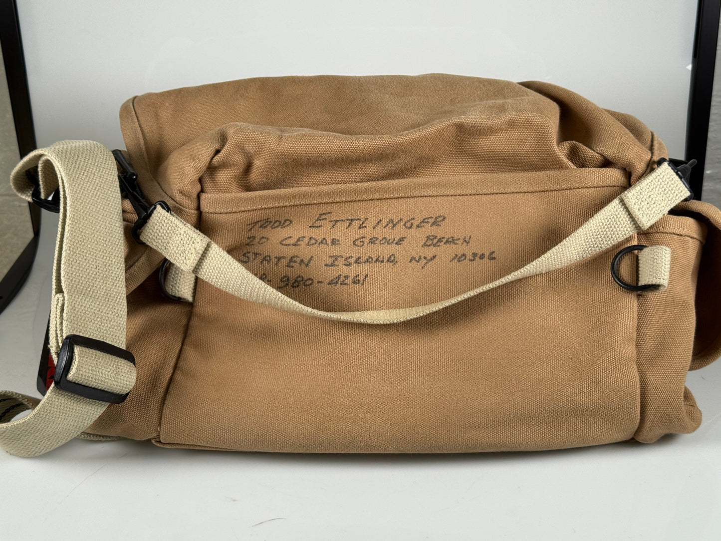 DOMKE F-2 ORIGINAL CAMERA SHOULDER BAG IN tan, with insert