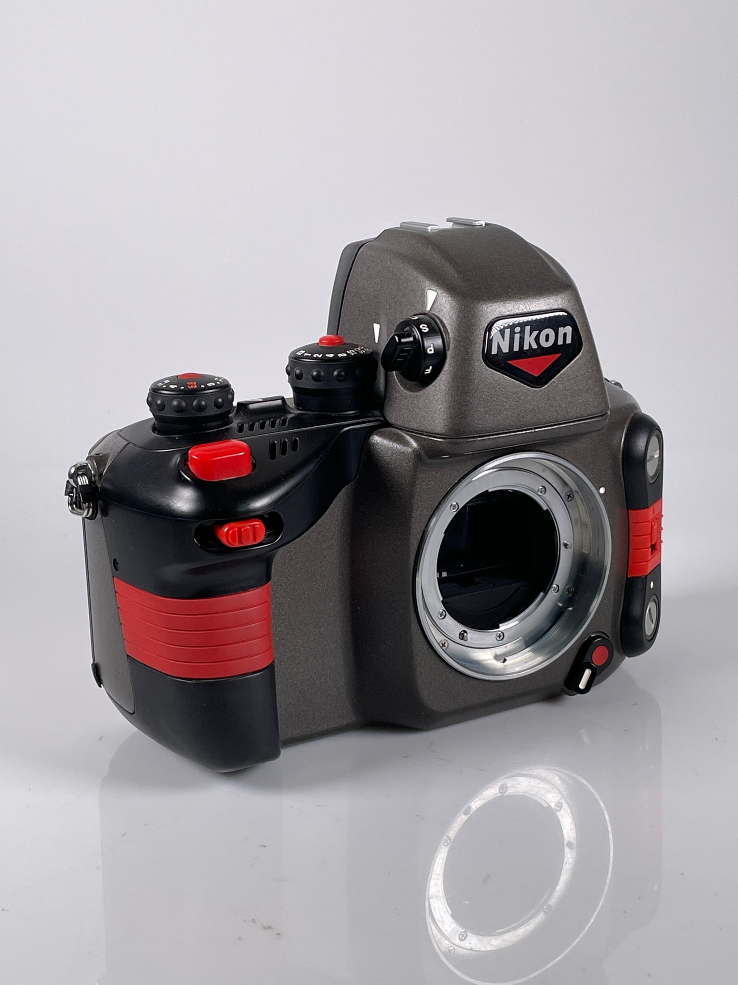Nikon Nikonos RS AF Underwater SLR Film Camera