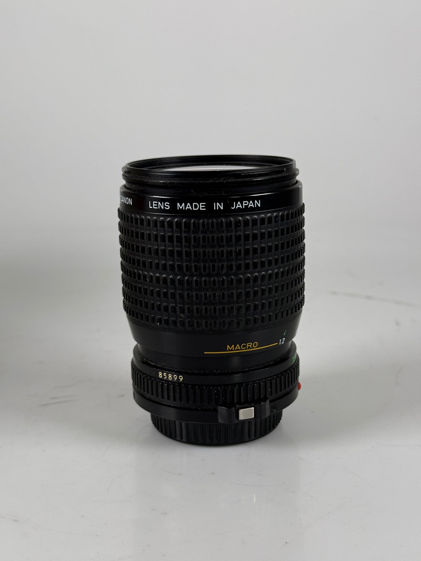 Canon New FD NFD 35-105mm f3.5-4.5 MF Zoom Lens For SLR