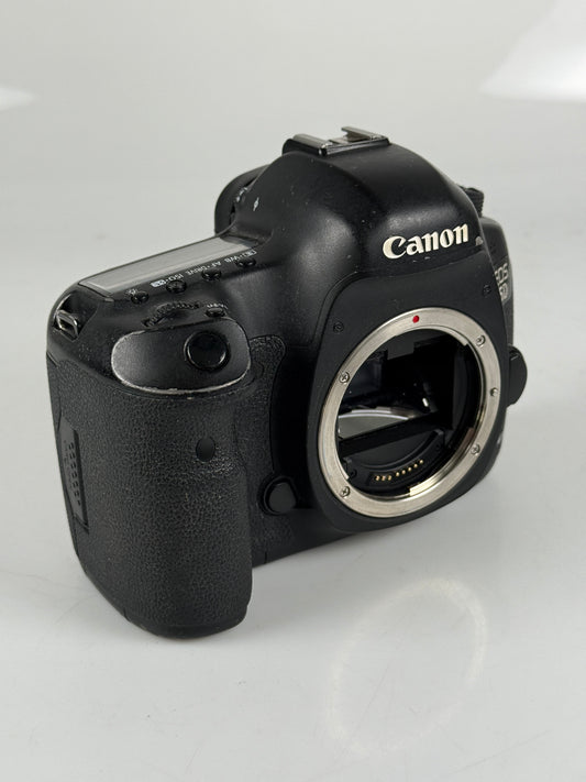 Canon 5D Mark III digital camera SLR Body full frame