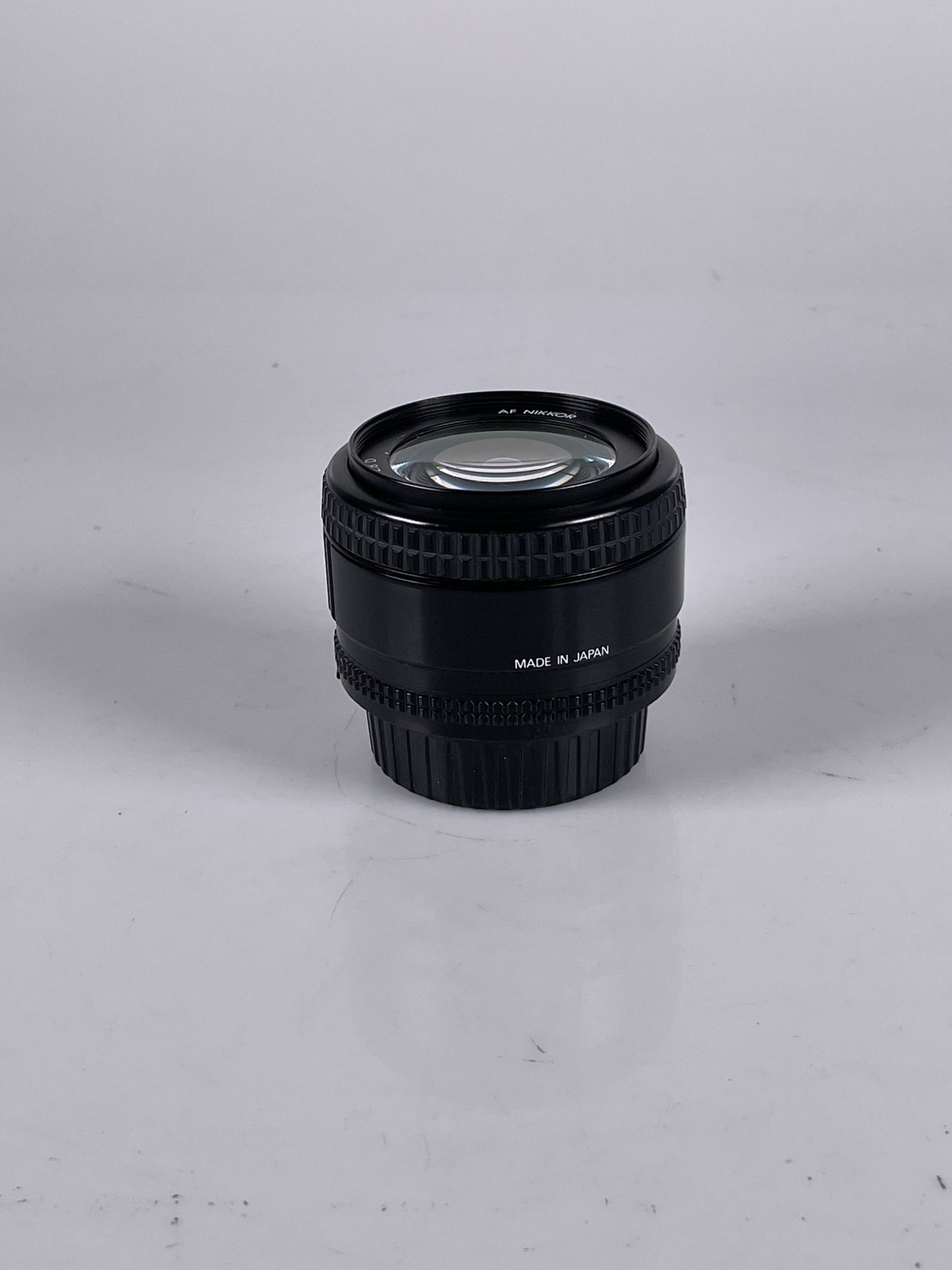 Nikon AF Nikkor 28mm f2.8 D Wide Angle Prime Lens