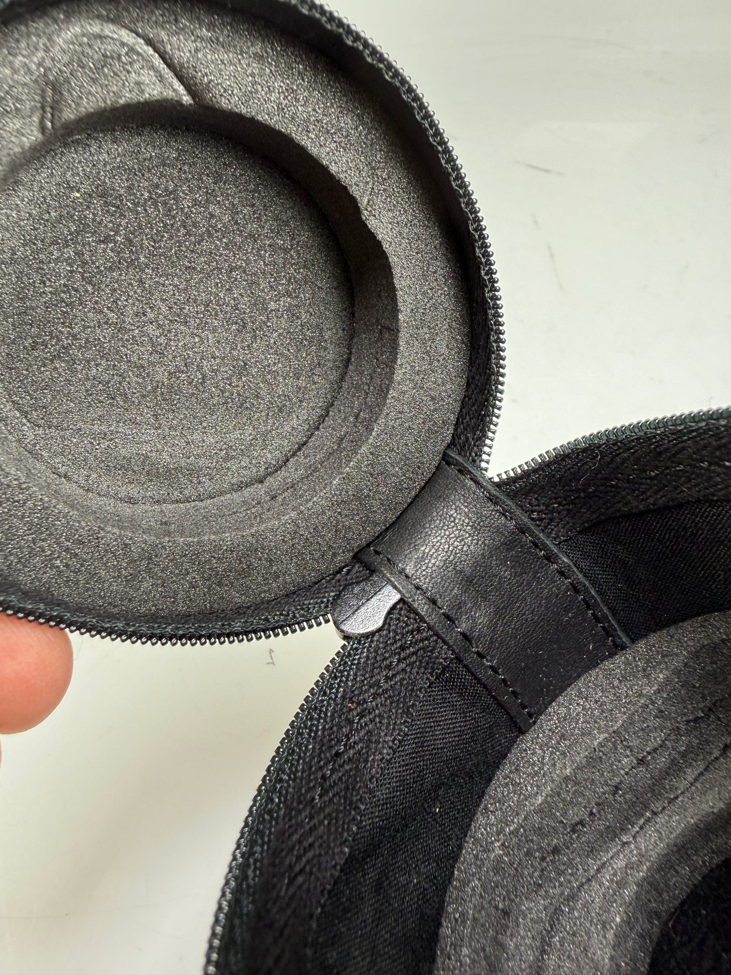 Leica E. Leitz Black Leather Lens Case for 35mm f2 Summicron ASPH M lens