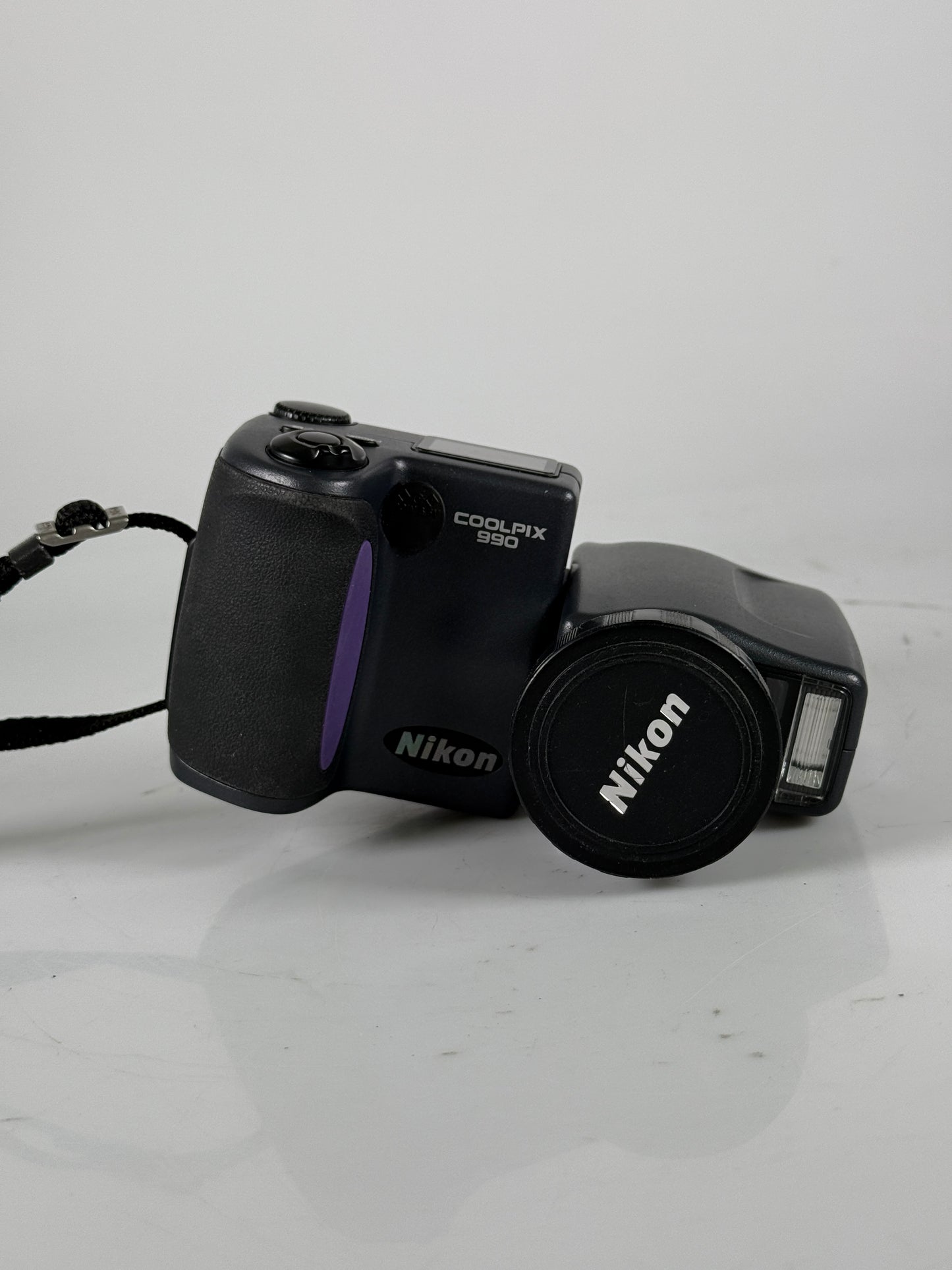 NIKON Coolpix 990 3.34MP CCD Y2K Digicam Digital Camera + WC-E24
