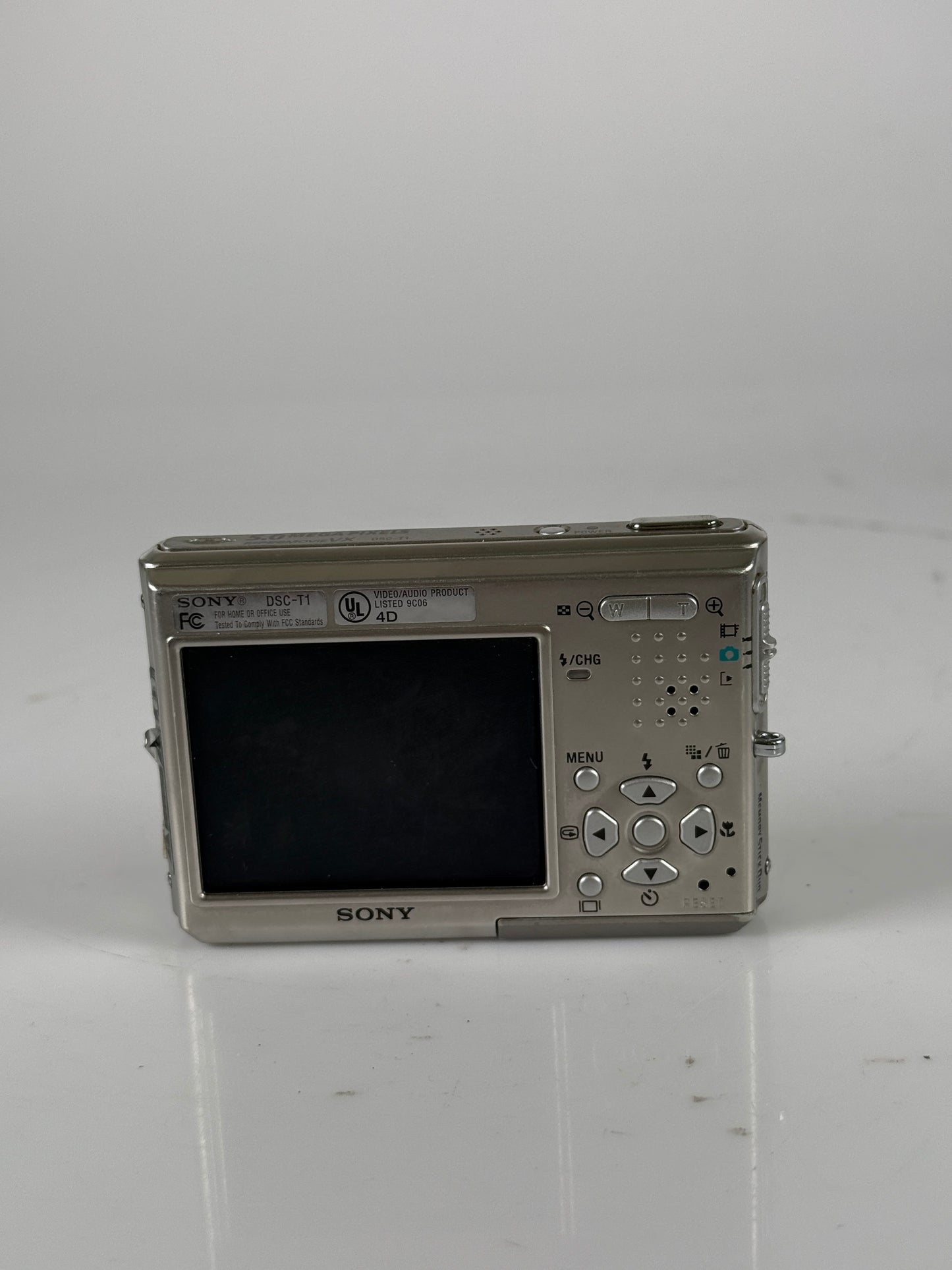 Sony Cyber-shot DSC-T1 5.0MP Digital Camera - point and shoot